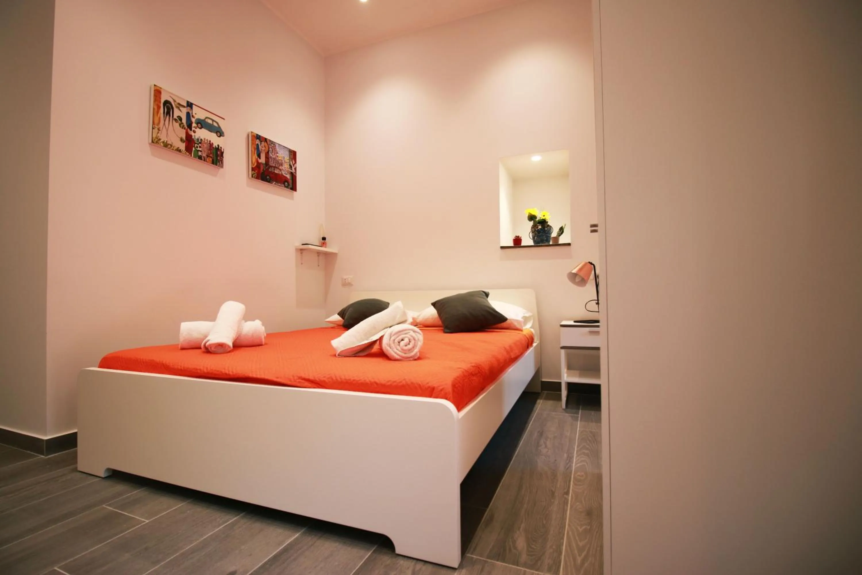 Bedroom, Bed in Vulcano Apartment