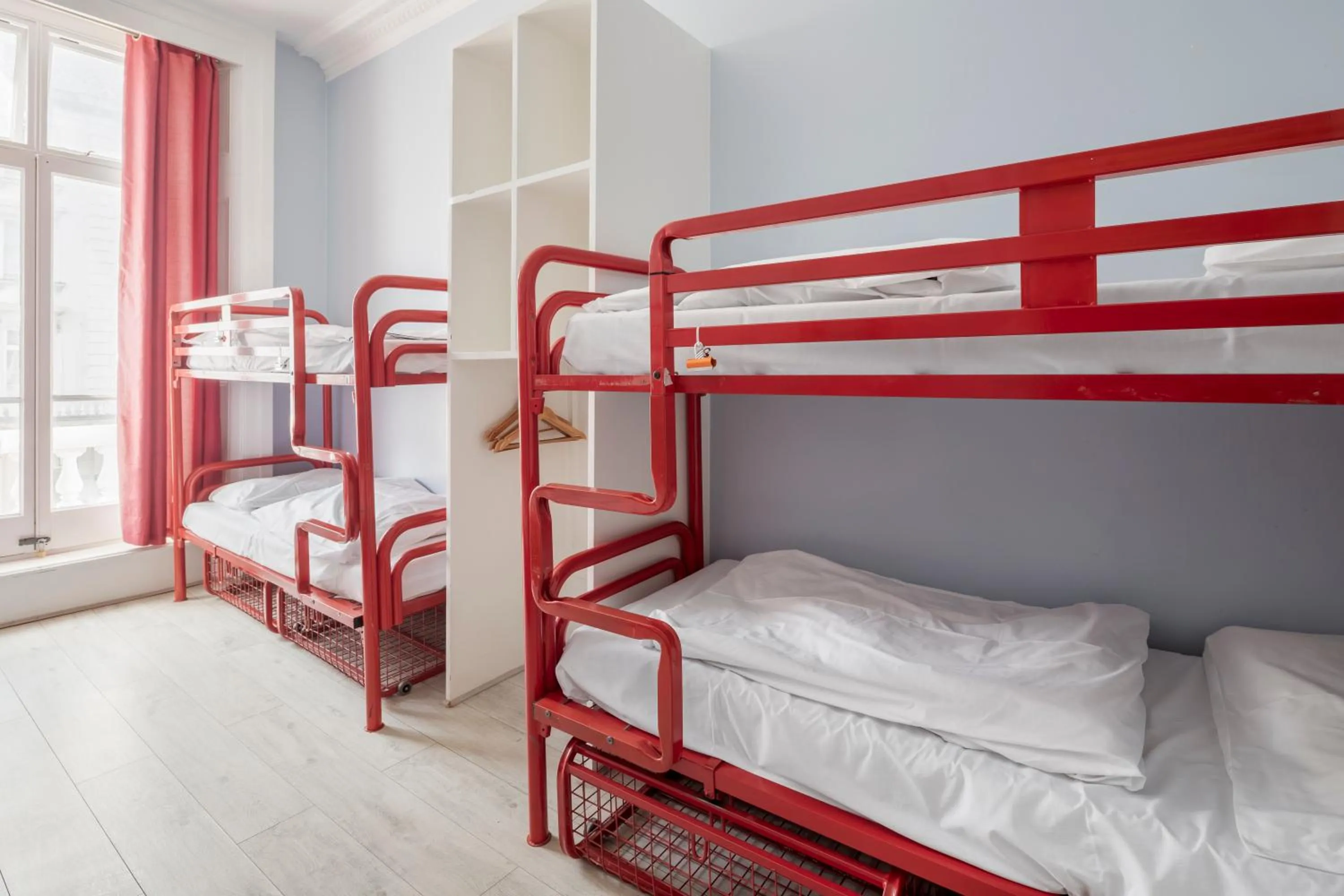 Bedroom, Bed in Astor Victoria Hostel