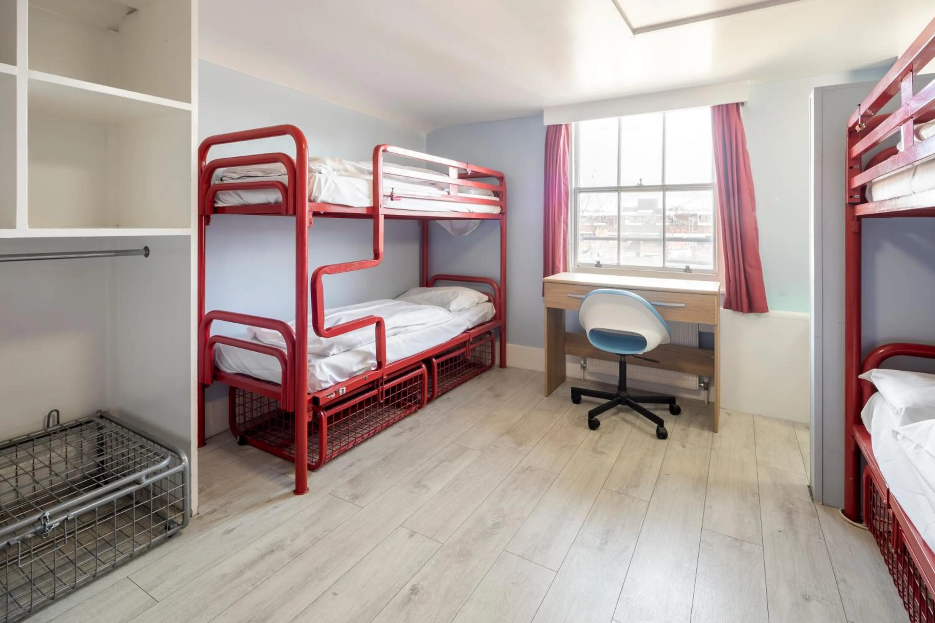 Photo of the whole room, Bed in Astor Victoria Hostel