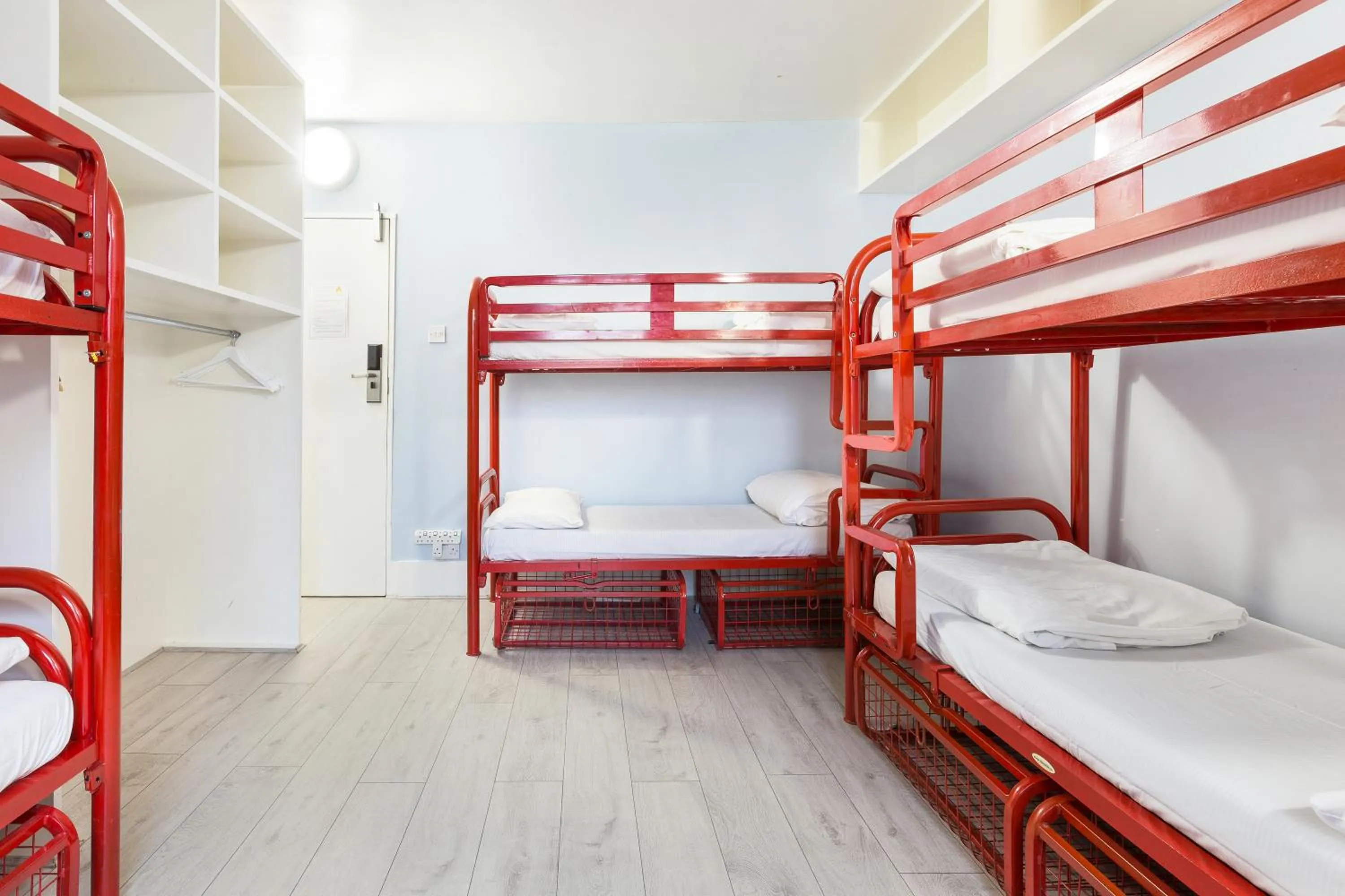 Bedroom, Bed in Astor Victoria Hostel