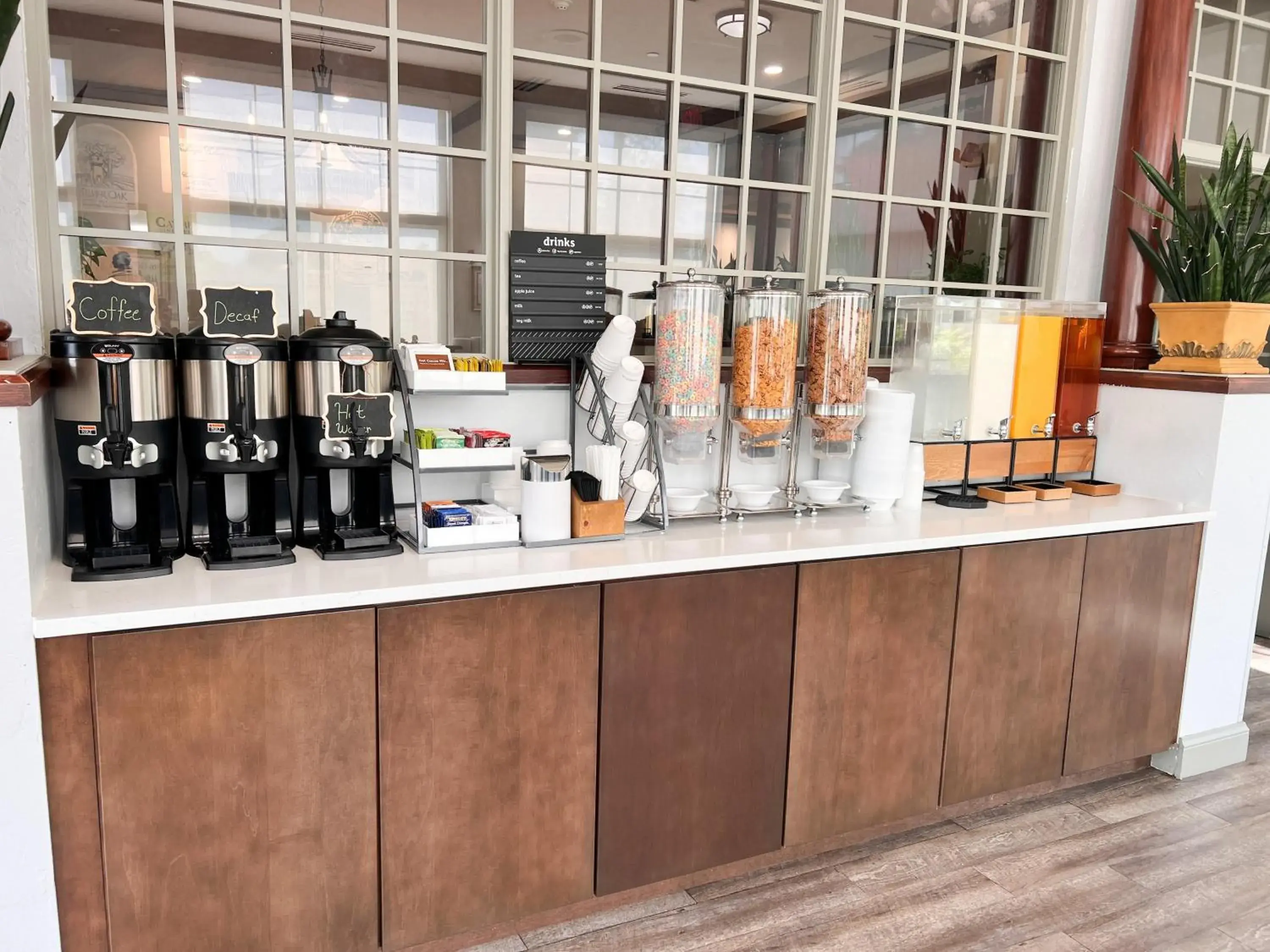 Breakfast in Holiday Inn Hotel & Suites Madison West - Middleton by IHG Breakfast in Holiday Inn Hotel & Suites Madison West - Middleton by IHG