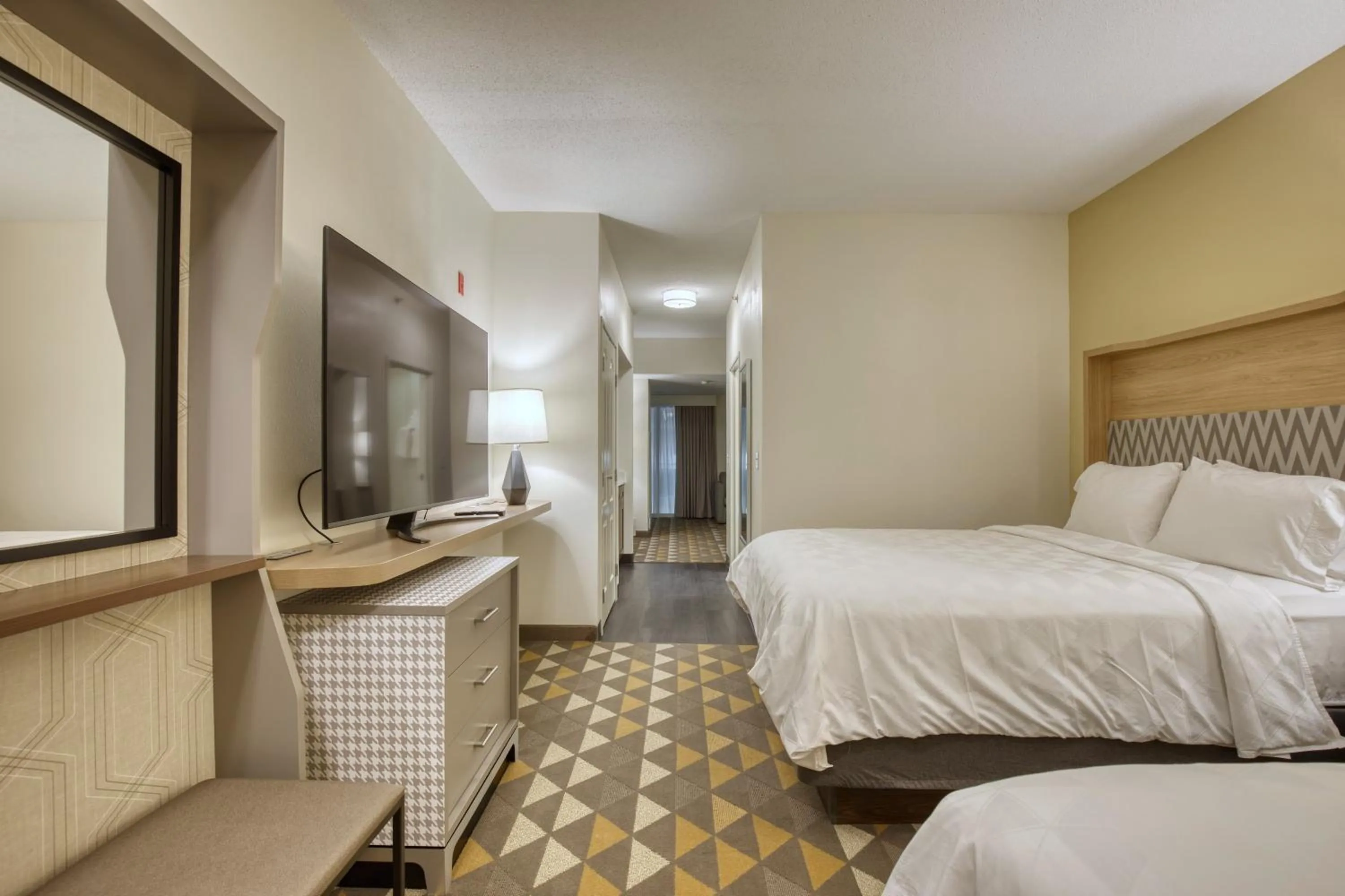 Photo of the whole room, Bed in Holiday Inn Hotel & Suites Madison West - Middleton by IHG