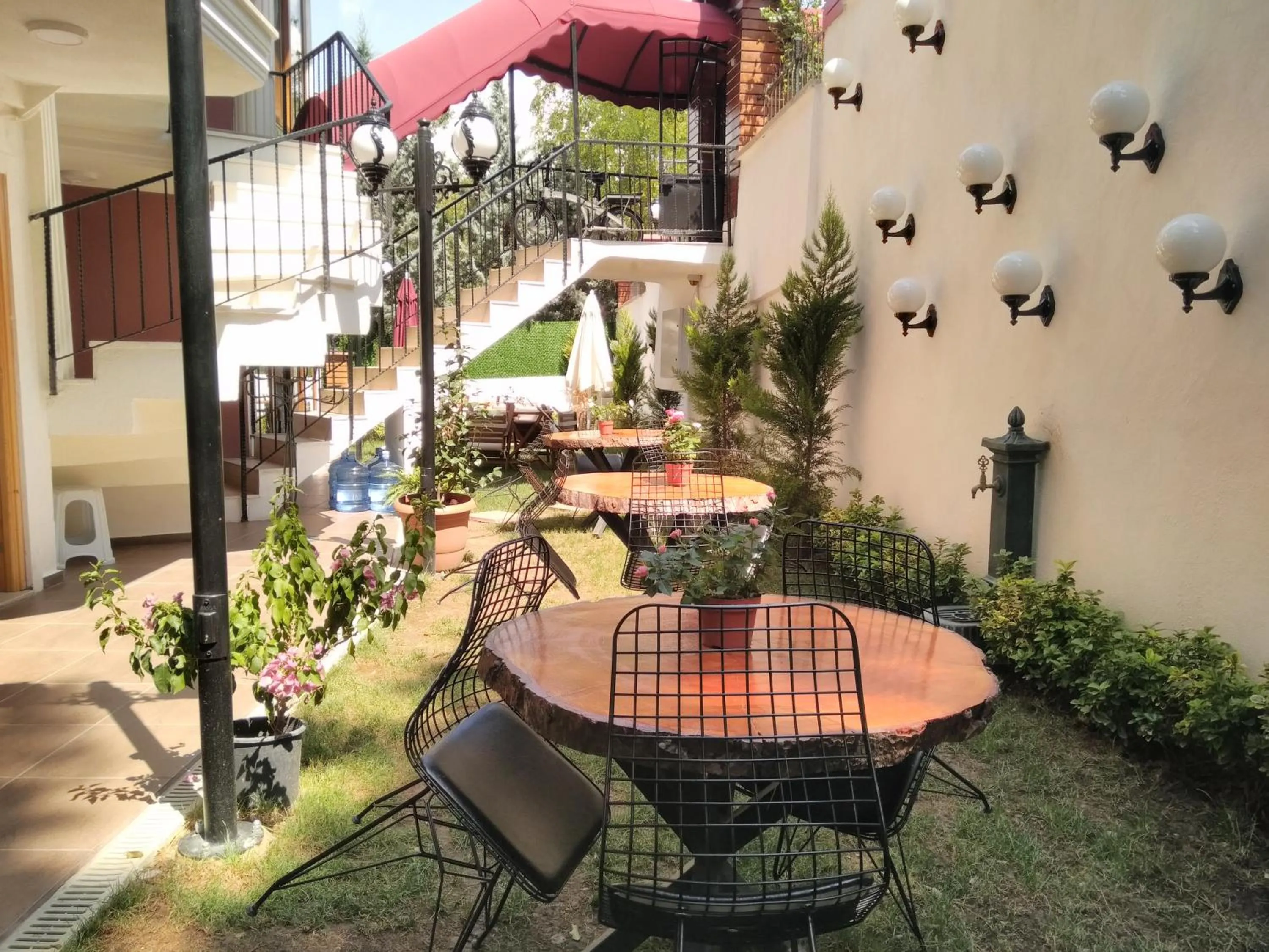 Garden in Aşıklar Otel By Şükrü