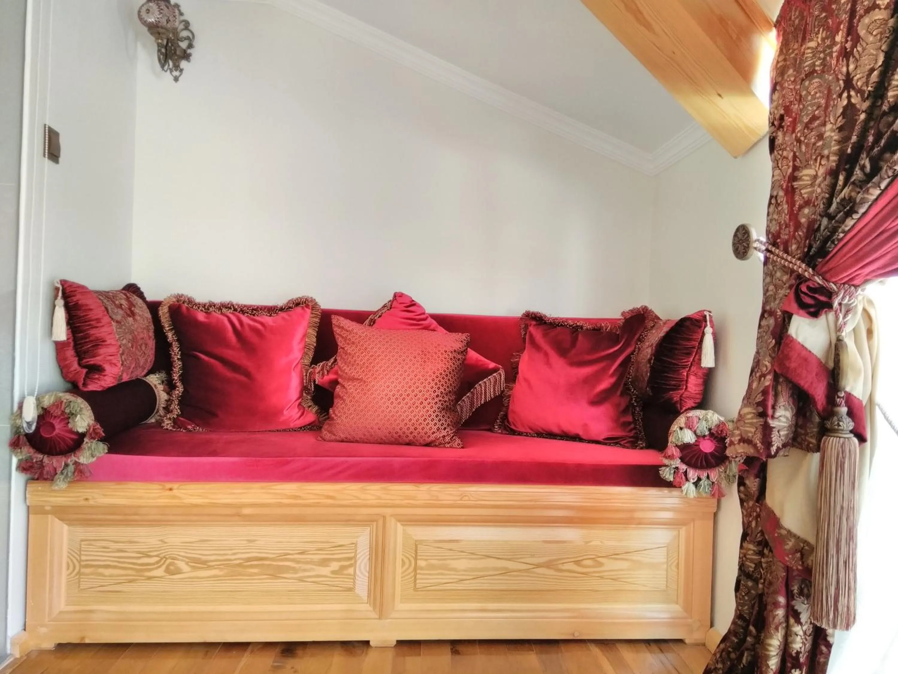 Decorative detail in Aşıklar Otel By Şükrü