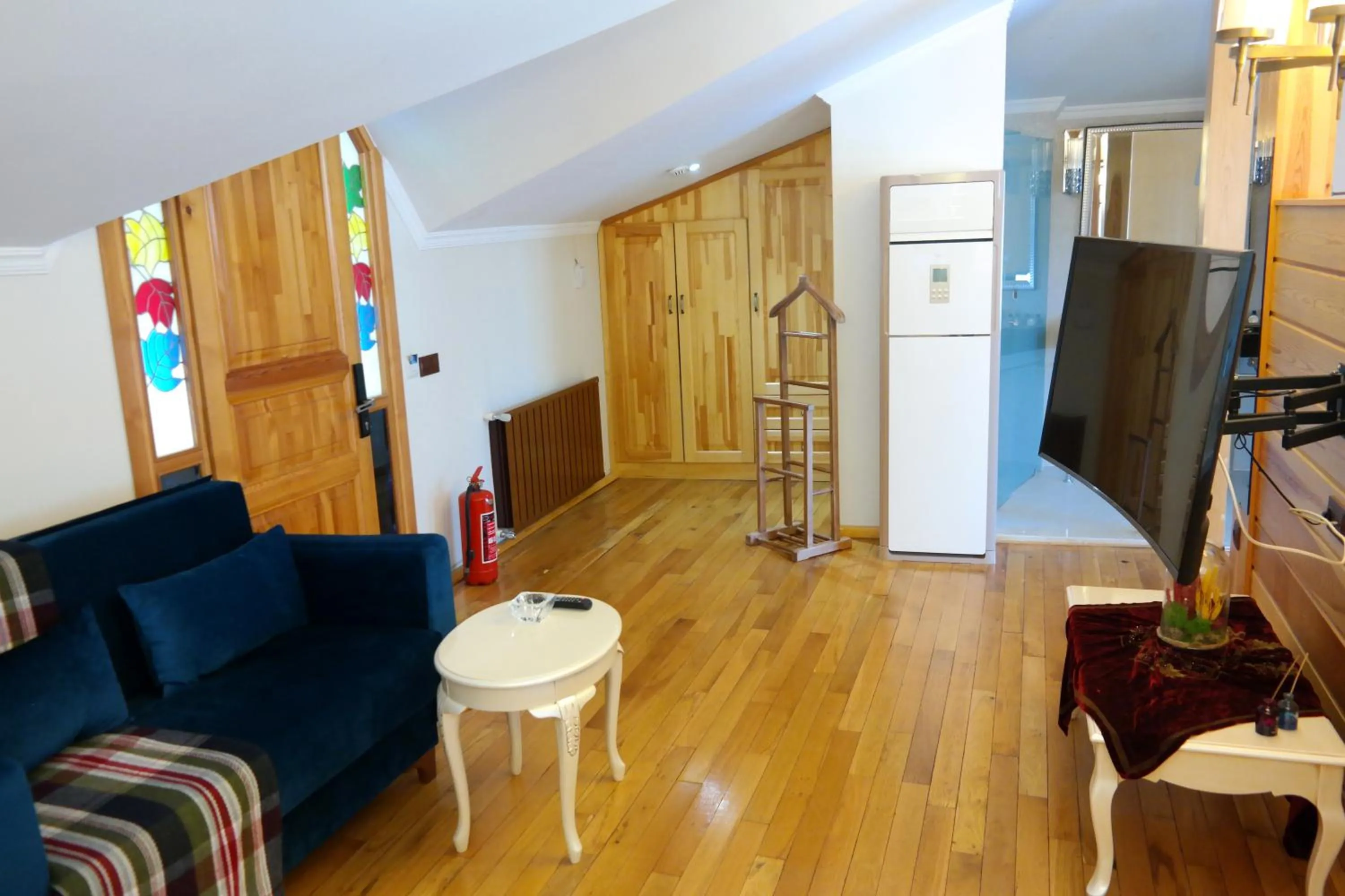 Seating area in Aşıklar Otel By Şükrü