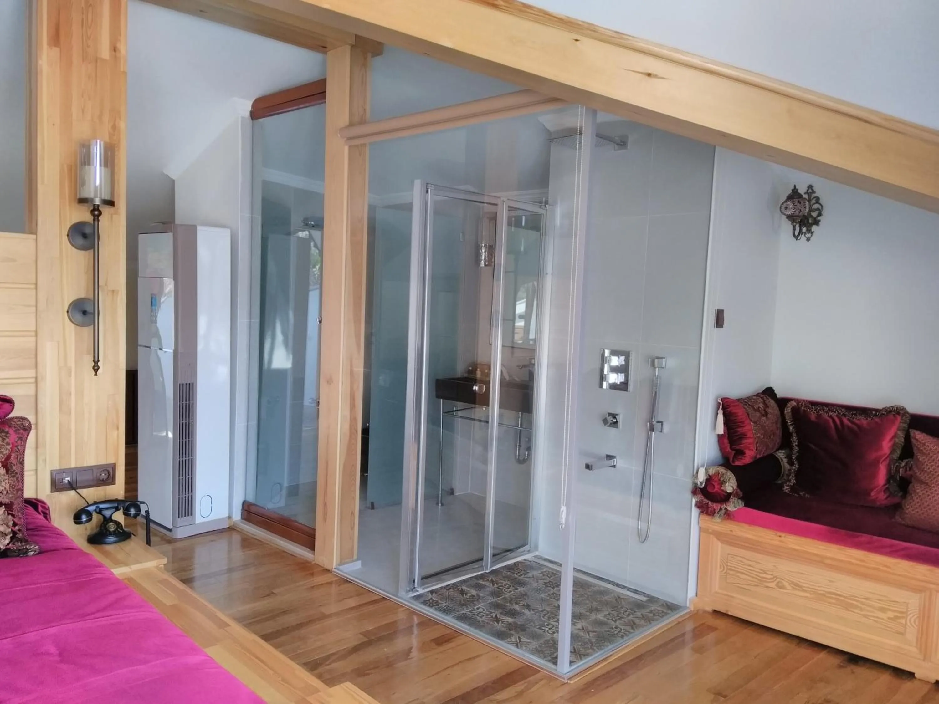 Decorative detail in Aşıklar Otel By Şükrü