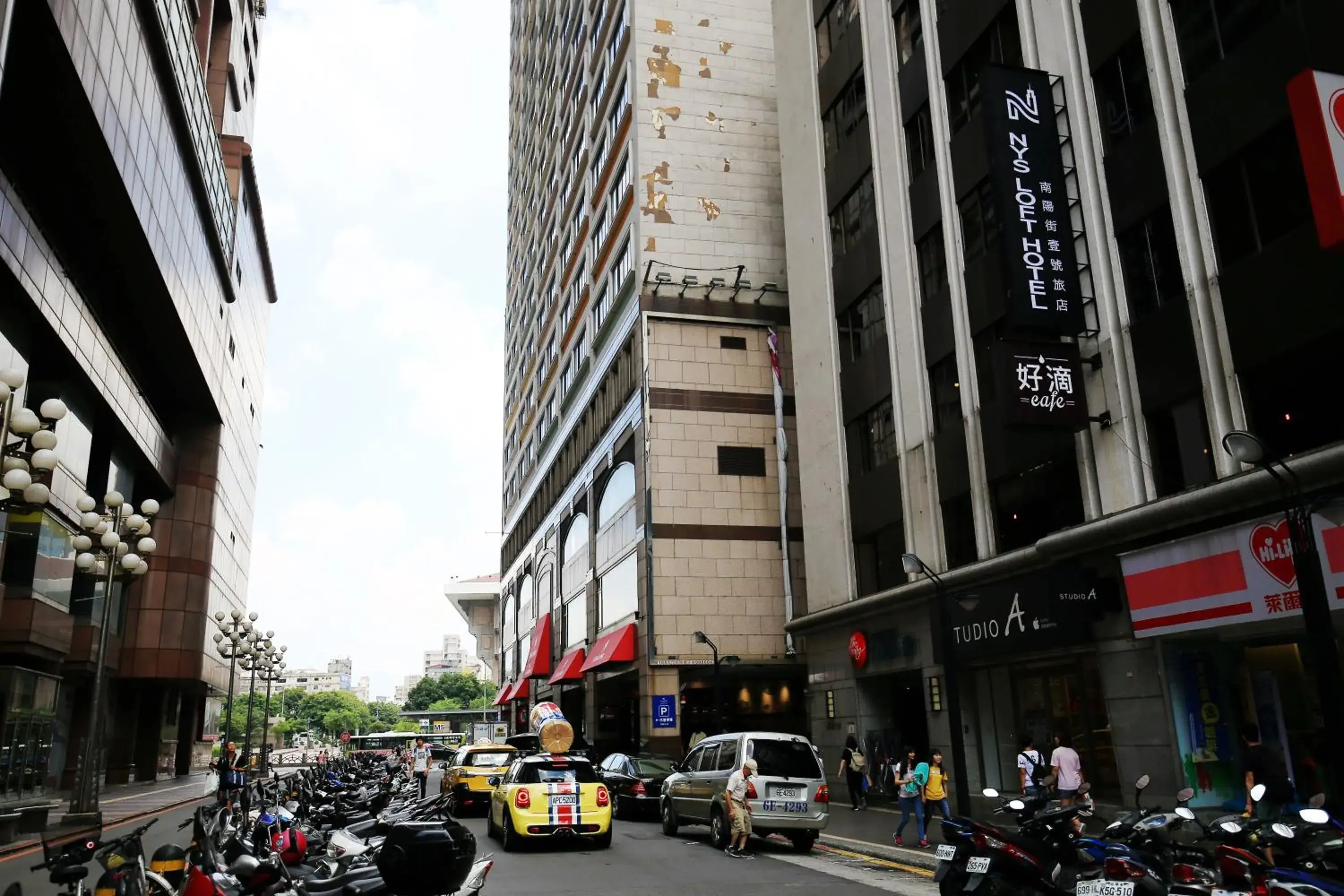 Property building in NYS Loft Hotel Property building in NYS Loft Hotel