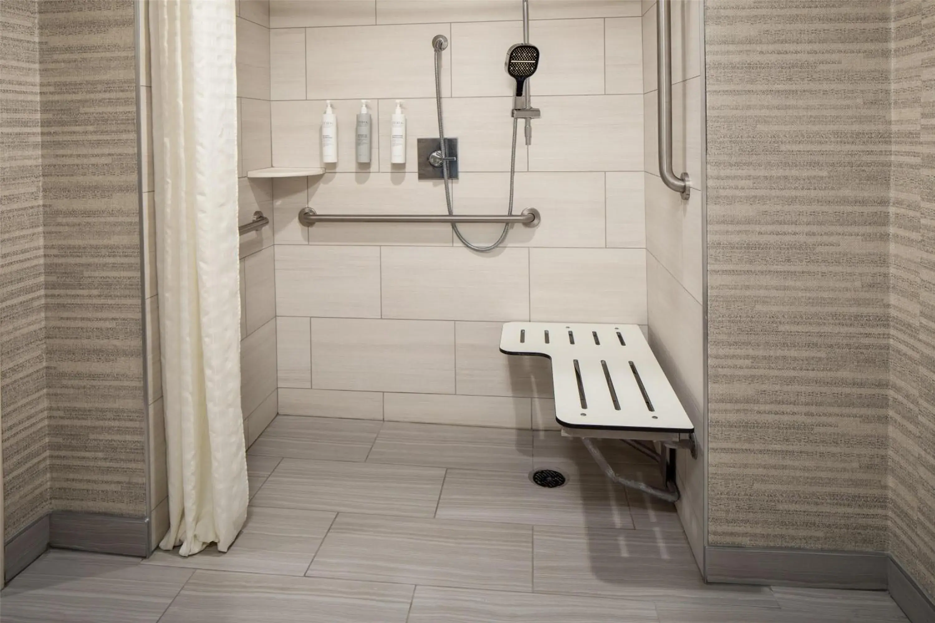 Bathroom in Embassy Suites by Hilton Laredo Bathroom in Embassy Suites by Hilton Laredo