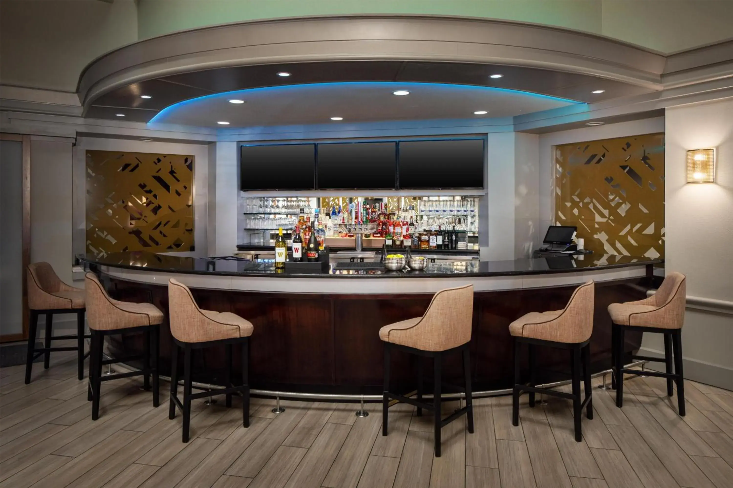 Lounge or bar in Embassy Suites by Hilton Laredo Lounge or bar in Embassy Suites by Hilton Laredo