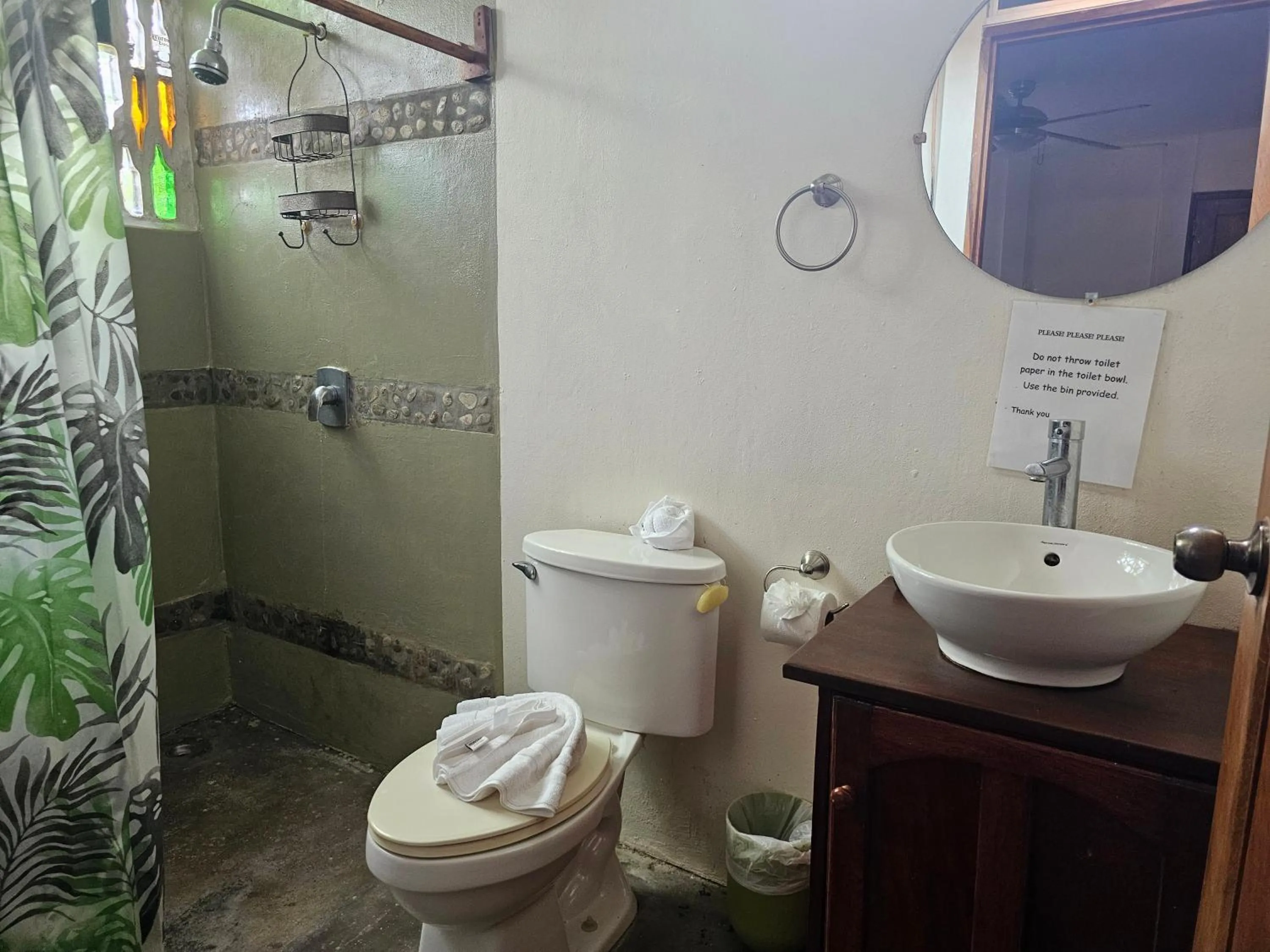 Shower in Nuestra Casa