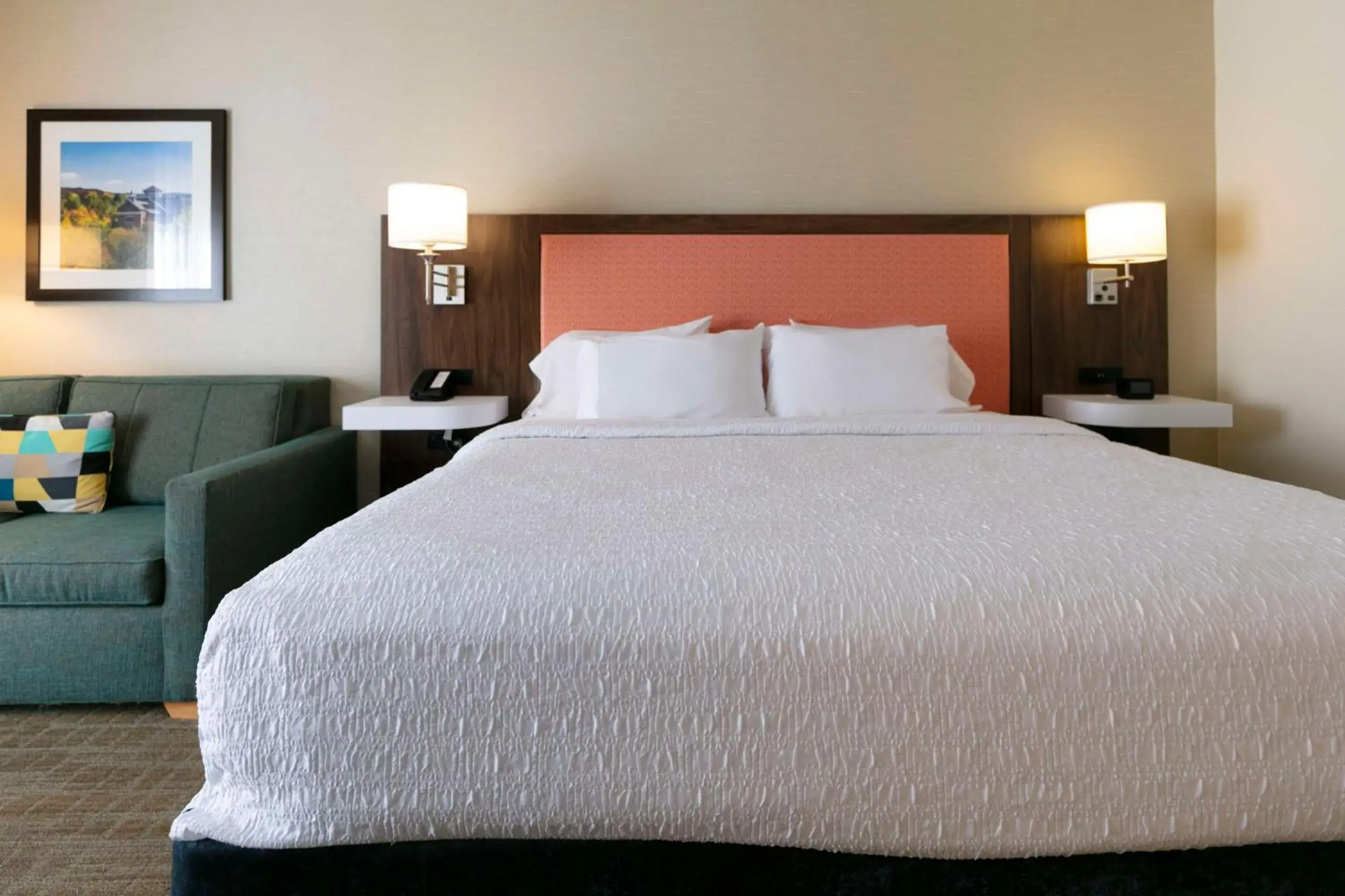 Extended King Room with Sofa Bed in Hampton Inn Scranton at Montage Mountain Extended King Room with Sofa Bed in Hampton Inn Scranton at Montage Mountain