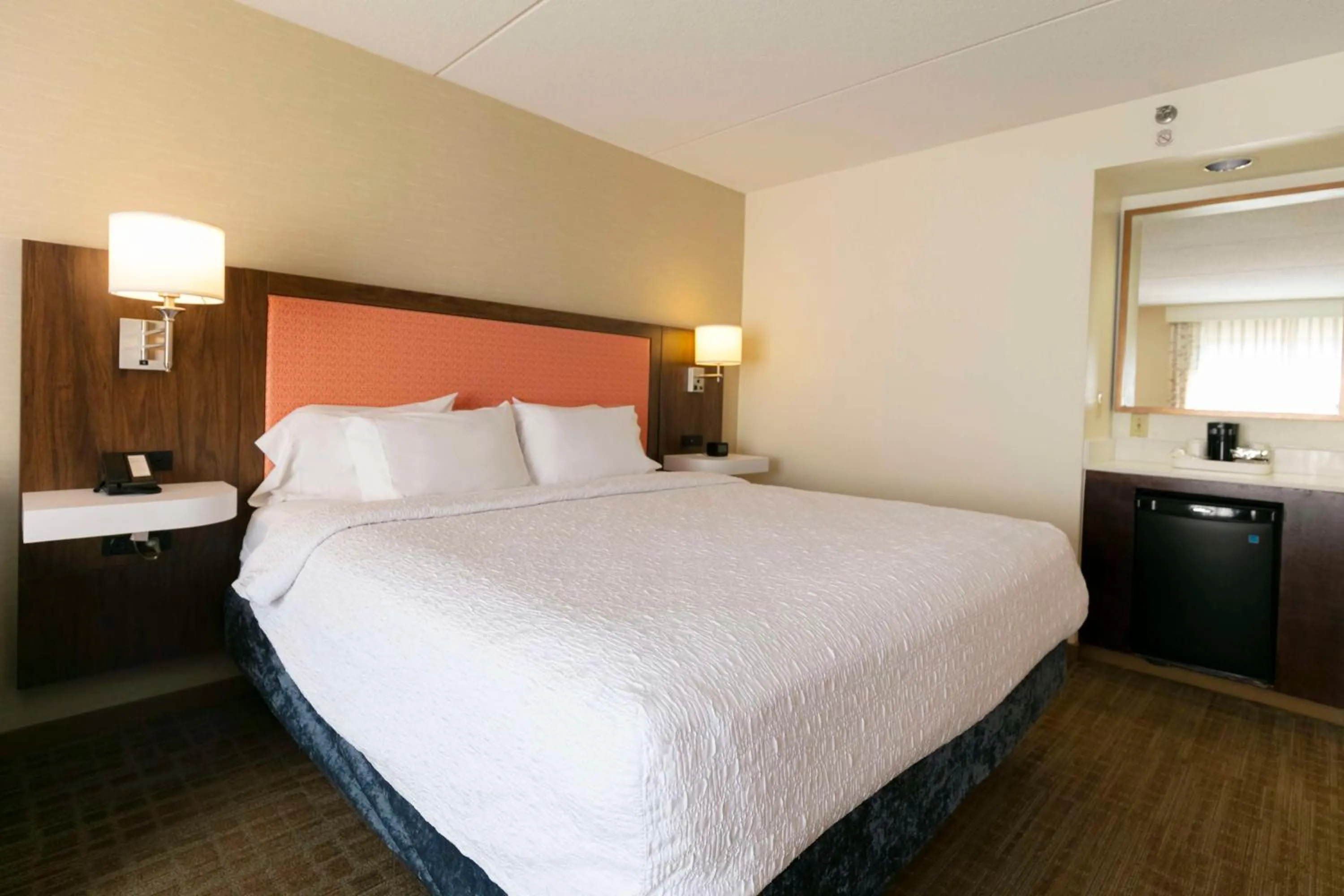 Bed in Hampton Inn Scranton at Montage Mountain