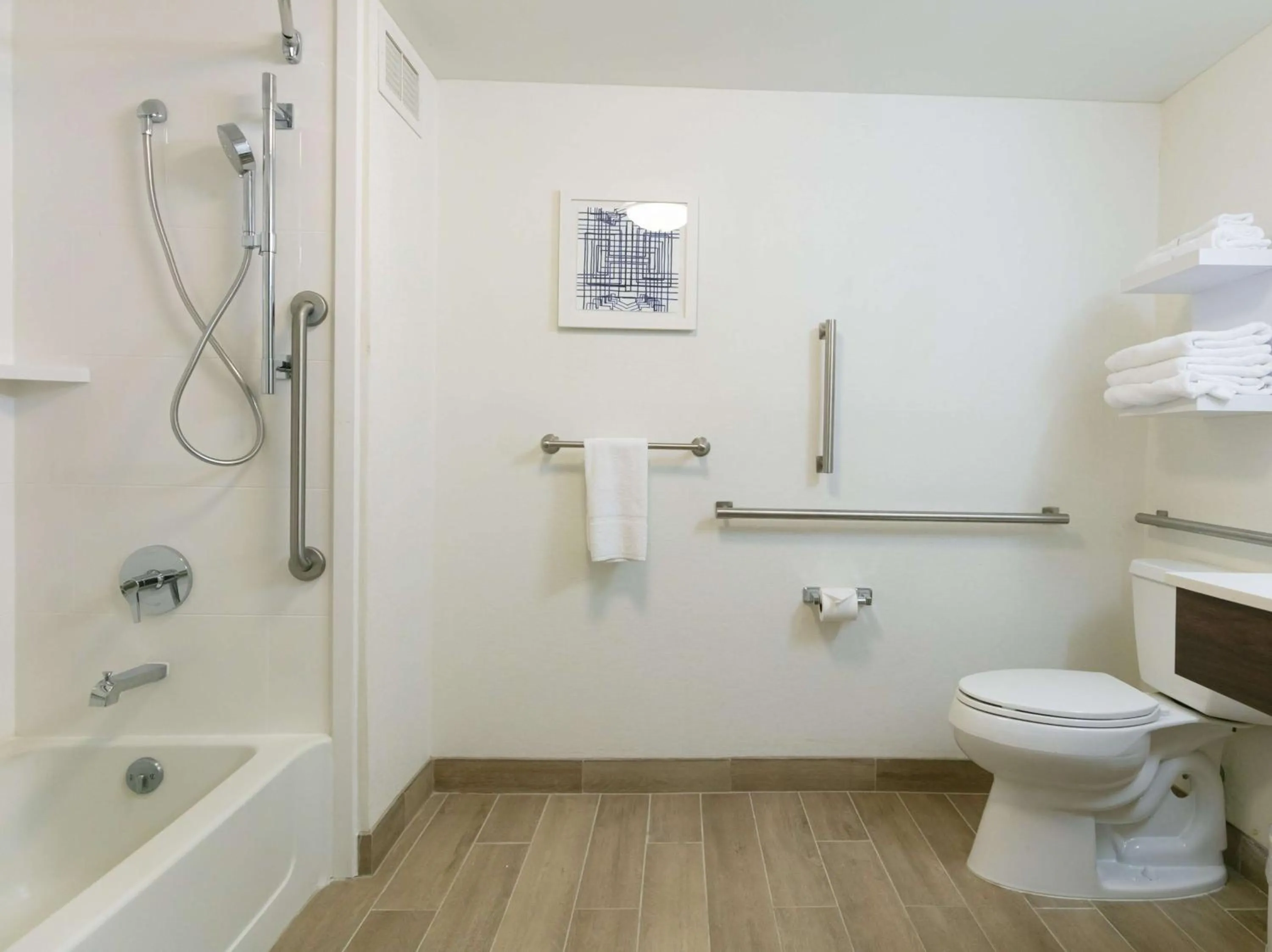 Bathroom in Hampton Inn Scranton at Montage Mountain