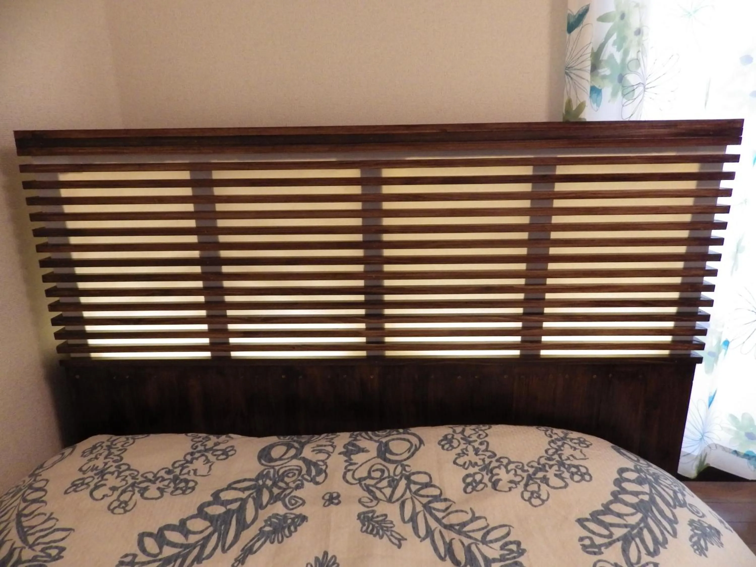 Decorative detail, Bed in Condominio Mozu 102
