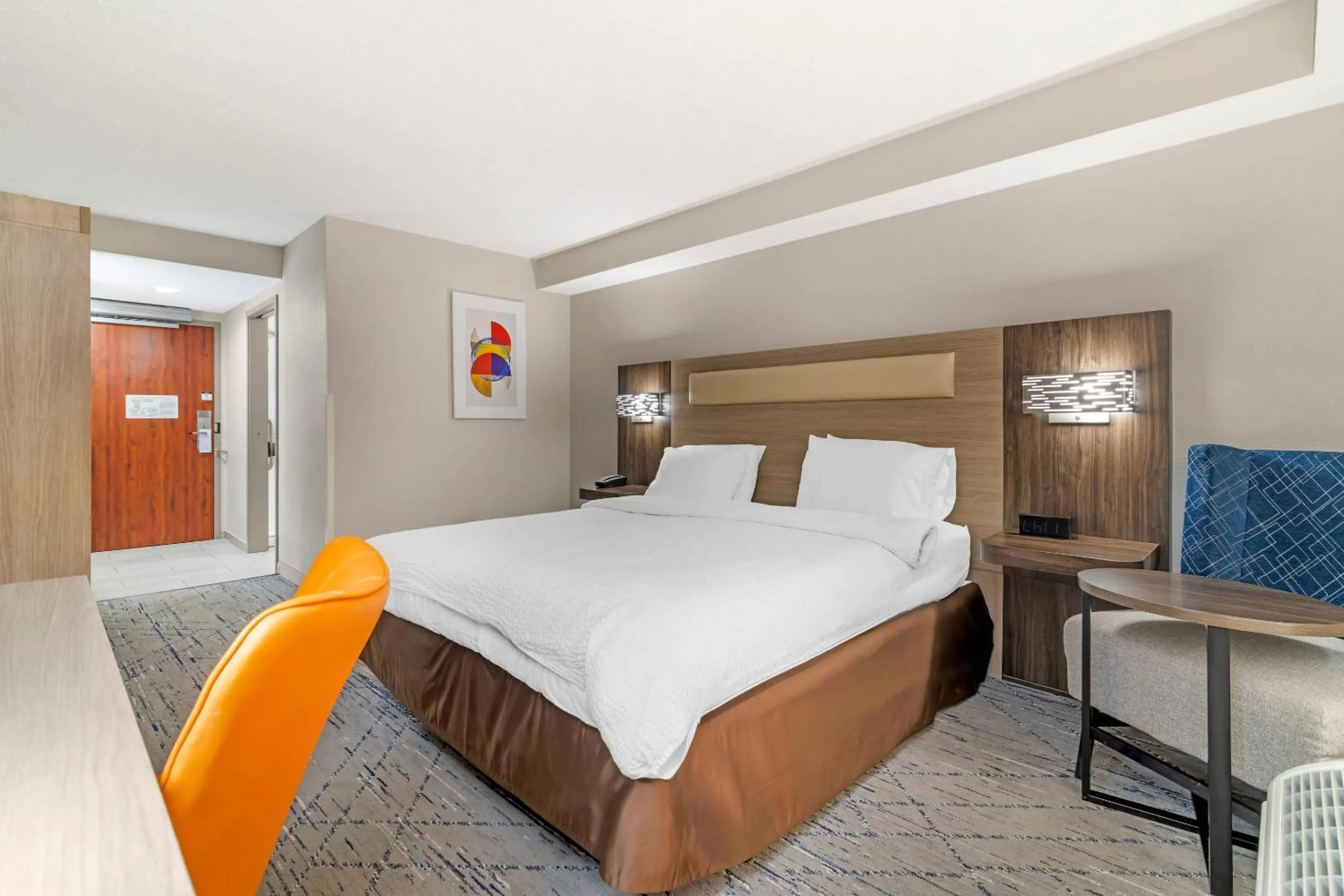 Bedroom, Bed in Keene Elm City Hotel, an Ascend Collection Hotel