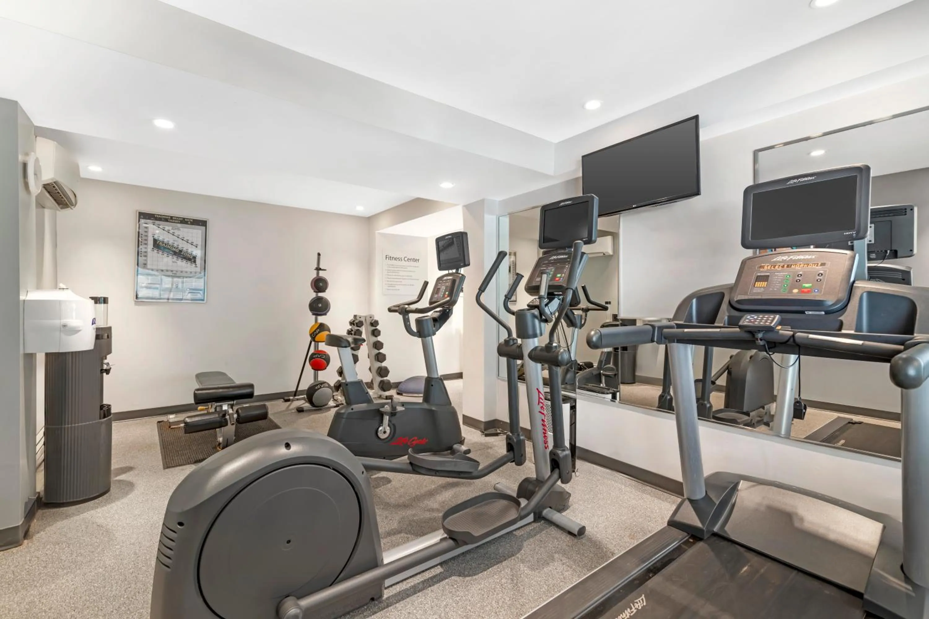 Fitness centre/facilities in Keene Elm City Hotel, an Ascend Collection Hotel