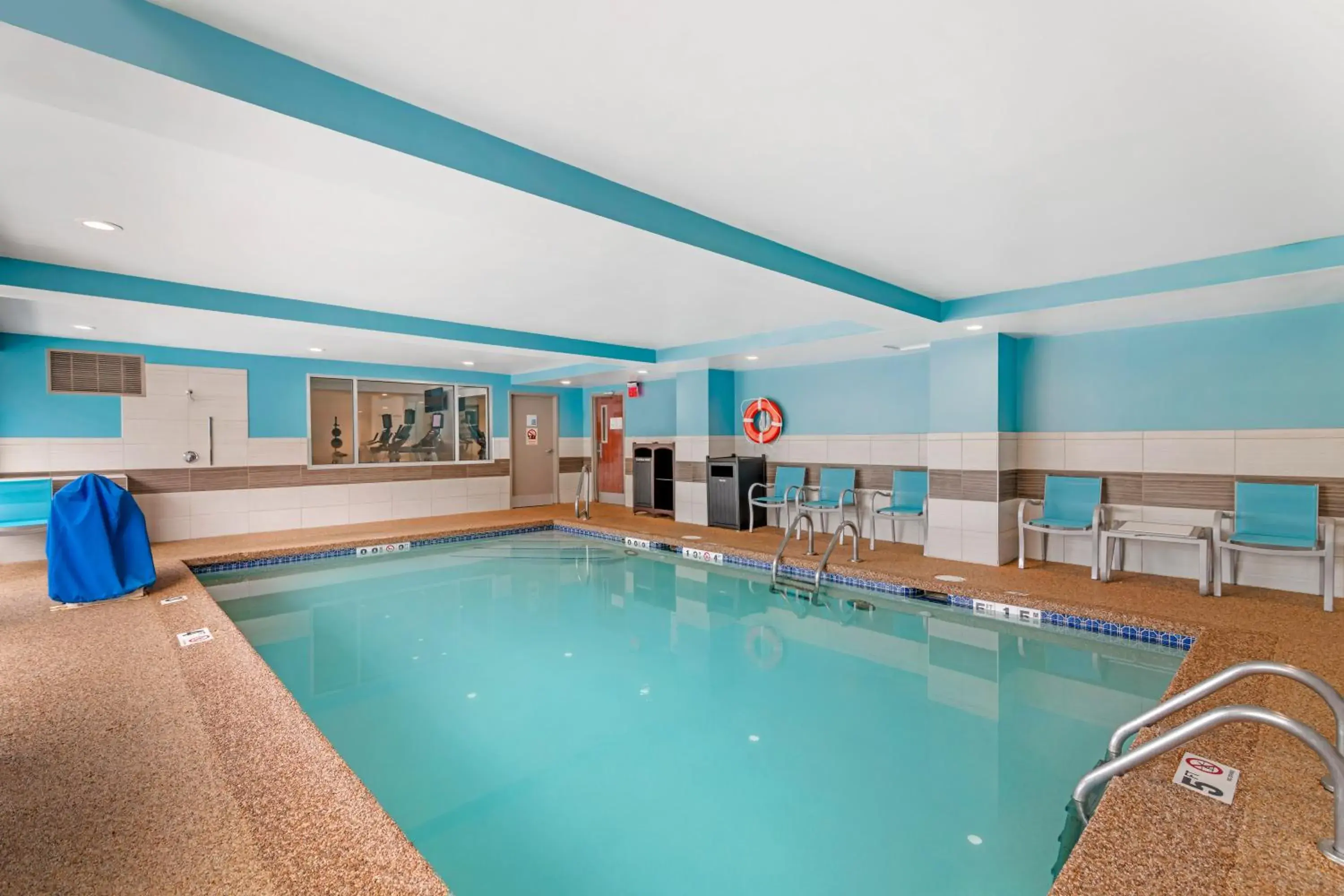 Swimming pool in Keene Elm City Hotel, an Ascend Collection Hotel Swimming pool in Keene Elm City Hotel, an Ascend Collection Hotel