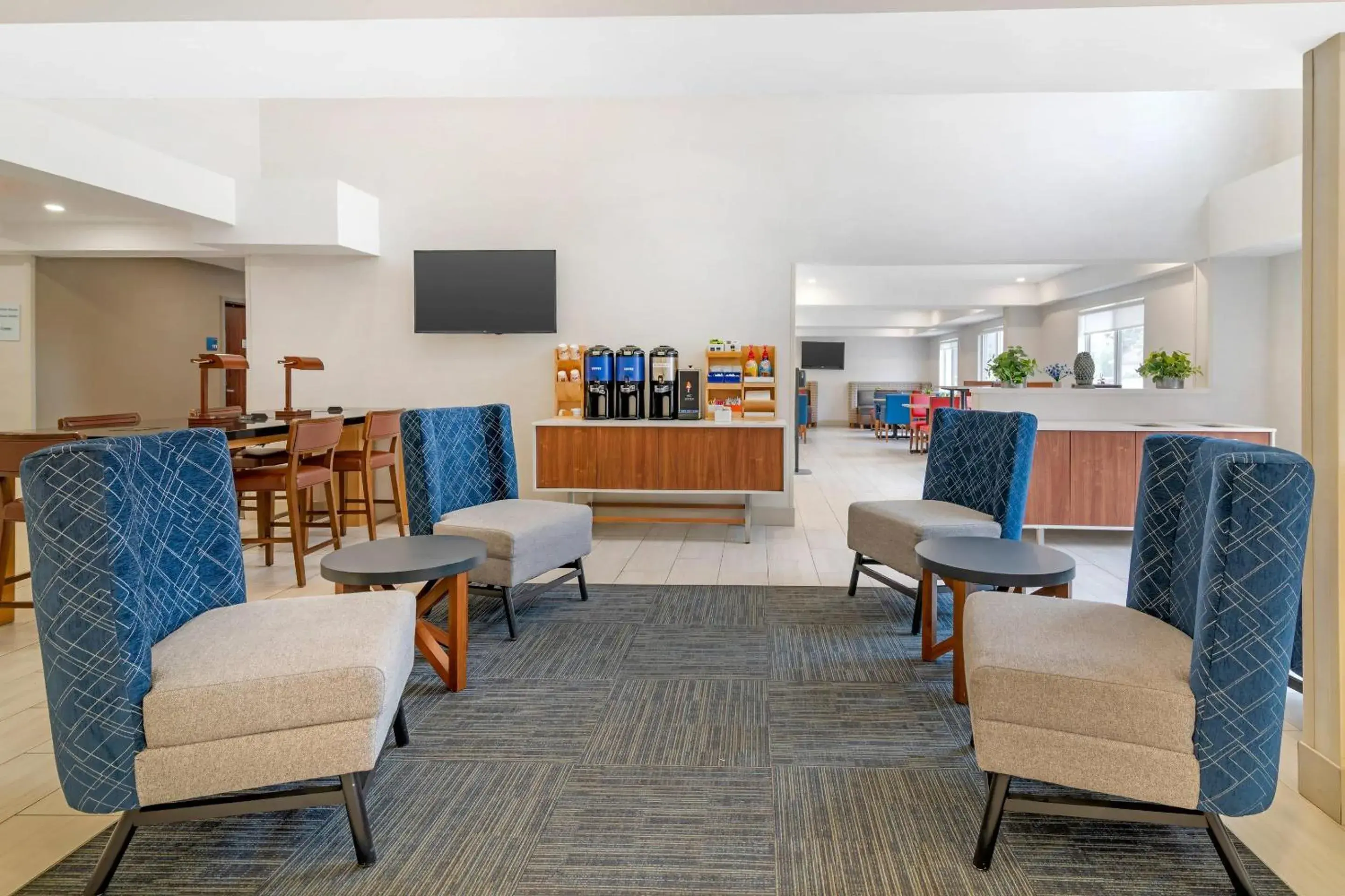 Lobby or reception in Keene Elm City Hotel, an Ascend Collection Hotel Lobby or reception in Keene Elm City Hotel, an Ascend Collection Hotel