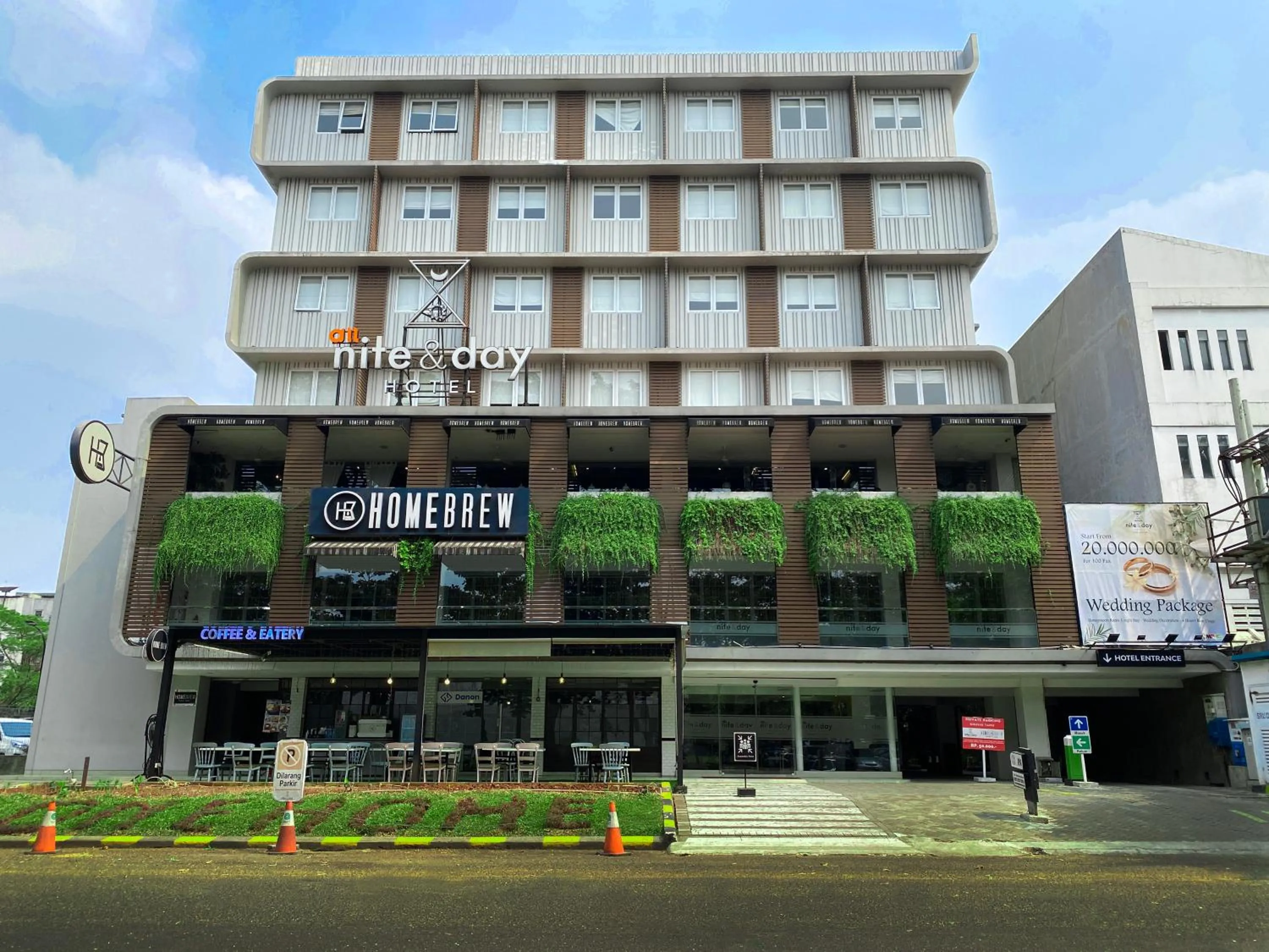 Property building in All Nite and Day Hotel Alam Sutera