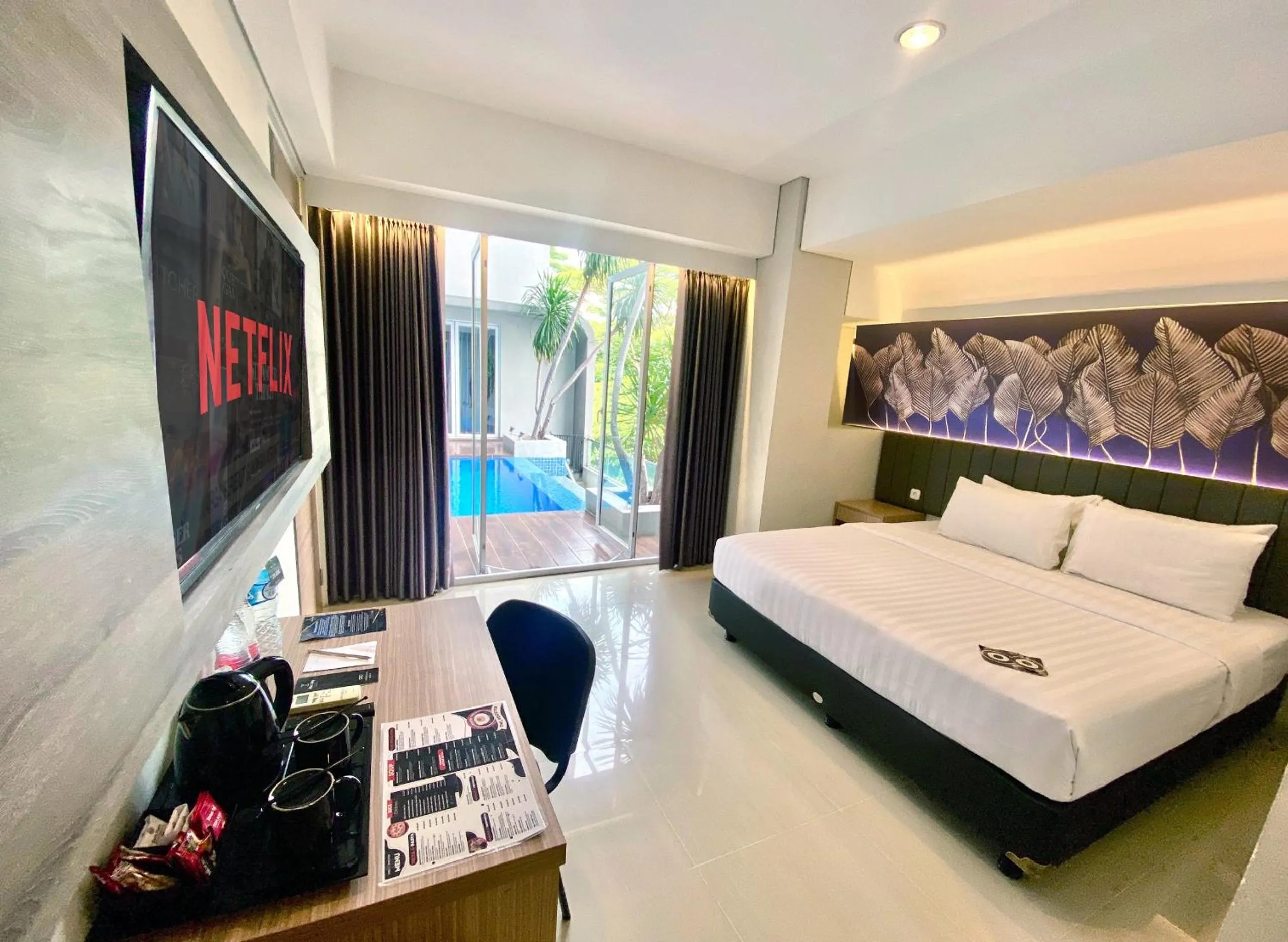 Bedroom, Bed in All Nite and Day Hotel Alam Sutera