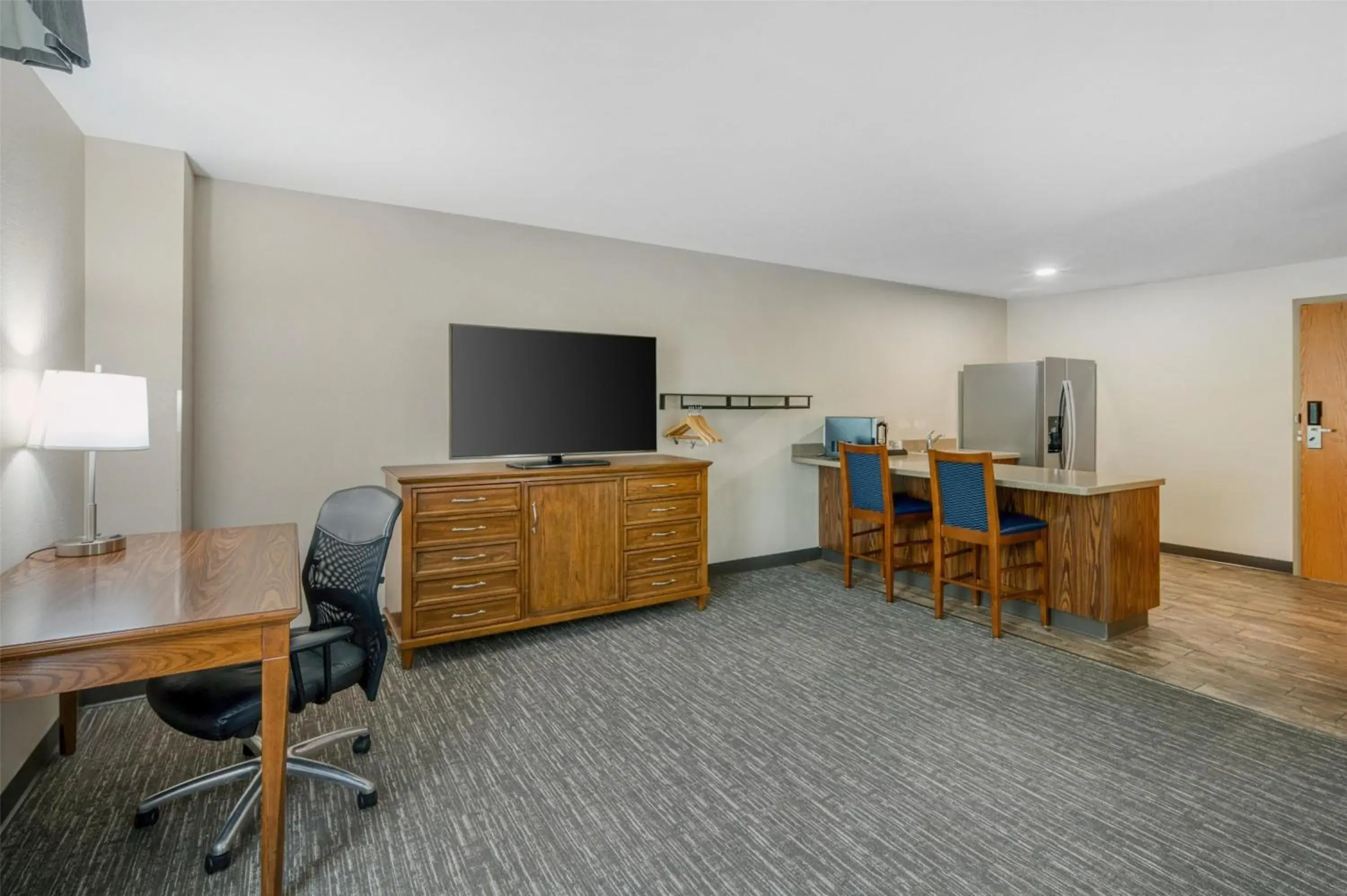 Bedroom in SureStay Plus Hotel by Best Western Elizabethtown Hershey Bedroom in SureStay Plus Hotel by Best Western Elizabethtown Hershey