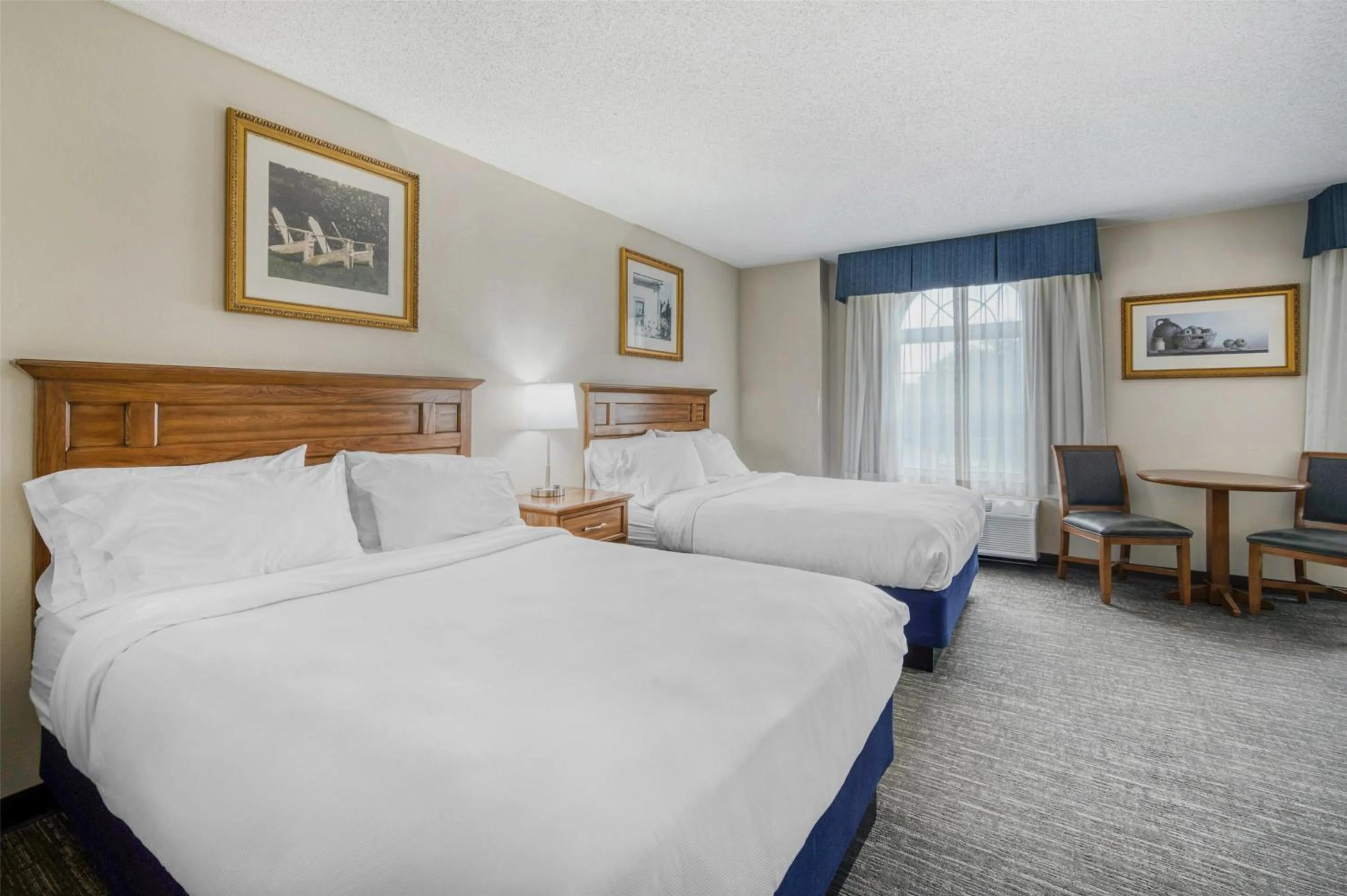 Bedroom, Bed in SureStay Plus Hotel by Best Western Elizabethtown Hershey