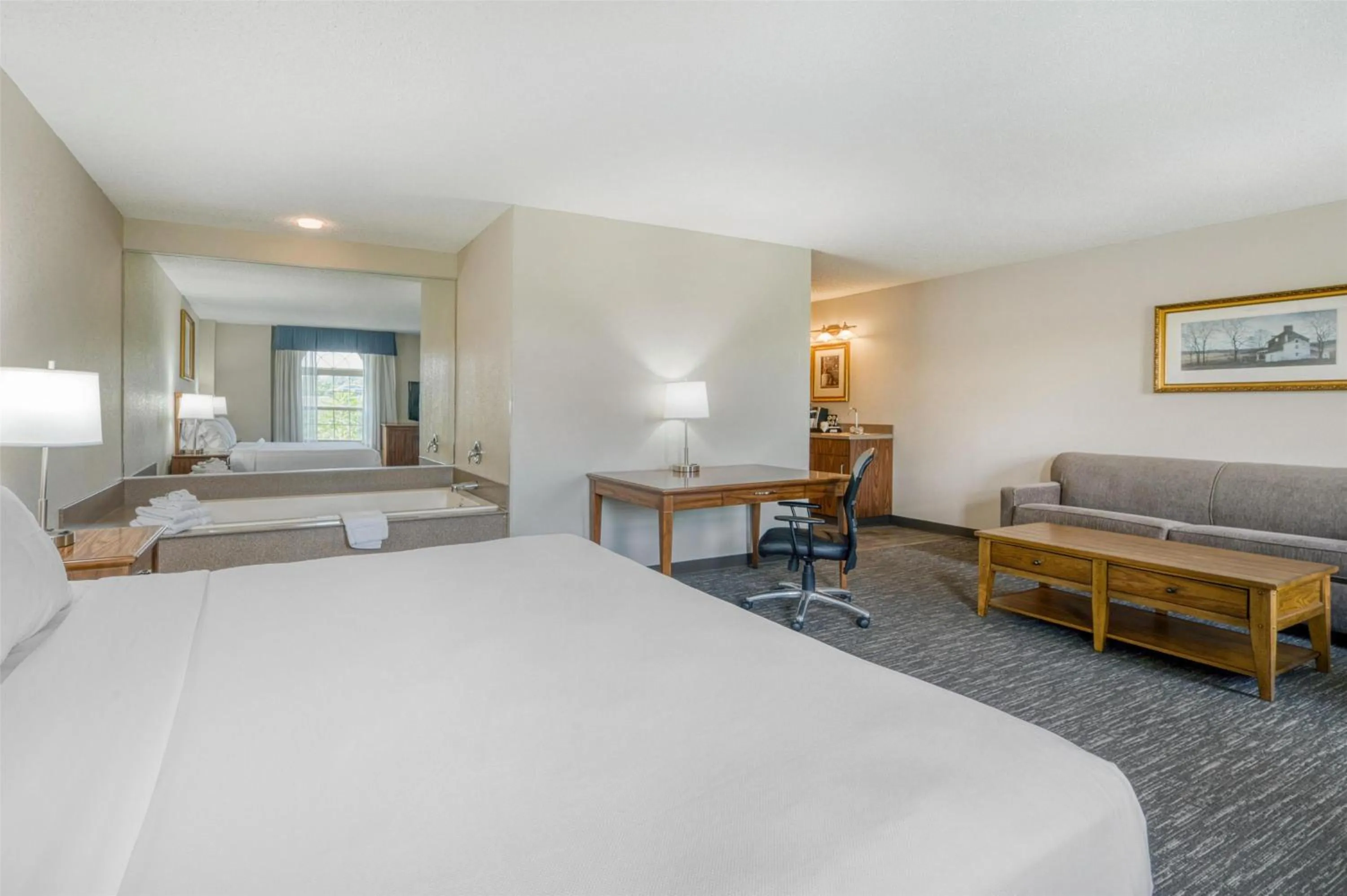 Bedroom, Bed in SureStay Plus Hotel by Best Western Elizabethtown Hershey