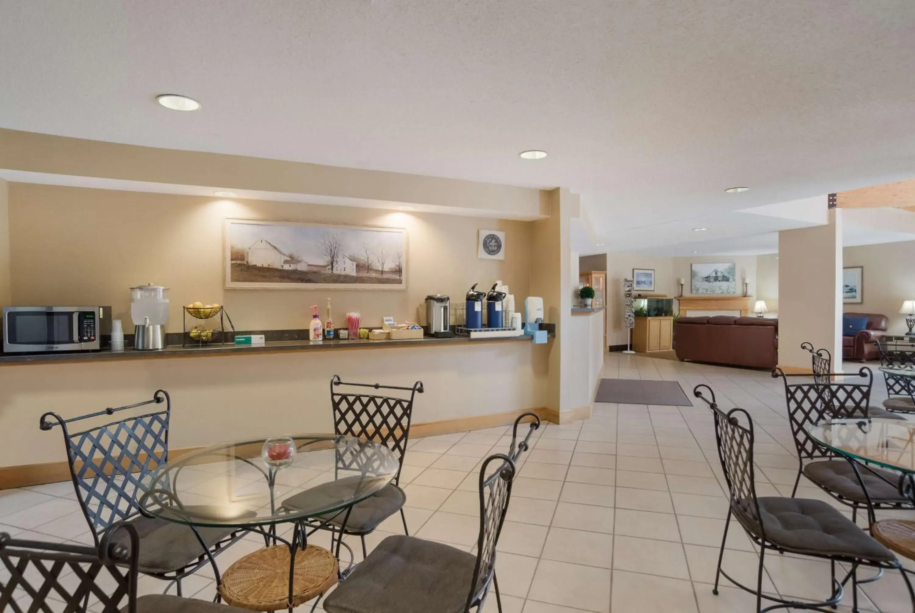 Breakfast in SureStay Plus Hotel by Best Western Elizabethtown Hershey Breakfast in SureStay Plus Hotel by Best Western Elizabethtown Hershey