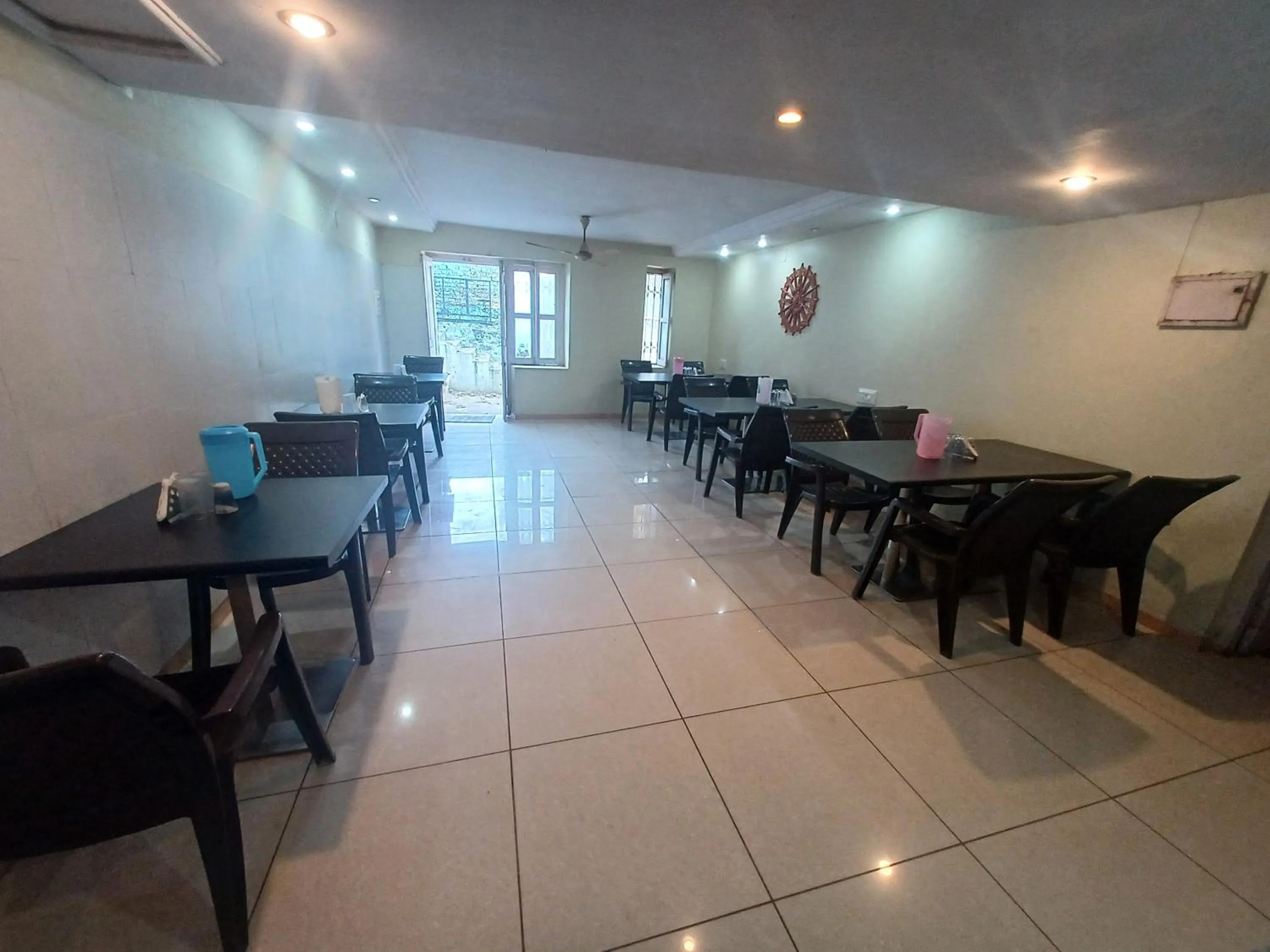 Restaurant/places to eat in Hotel Blue Valley