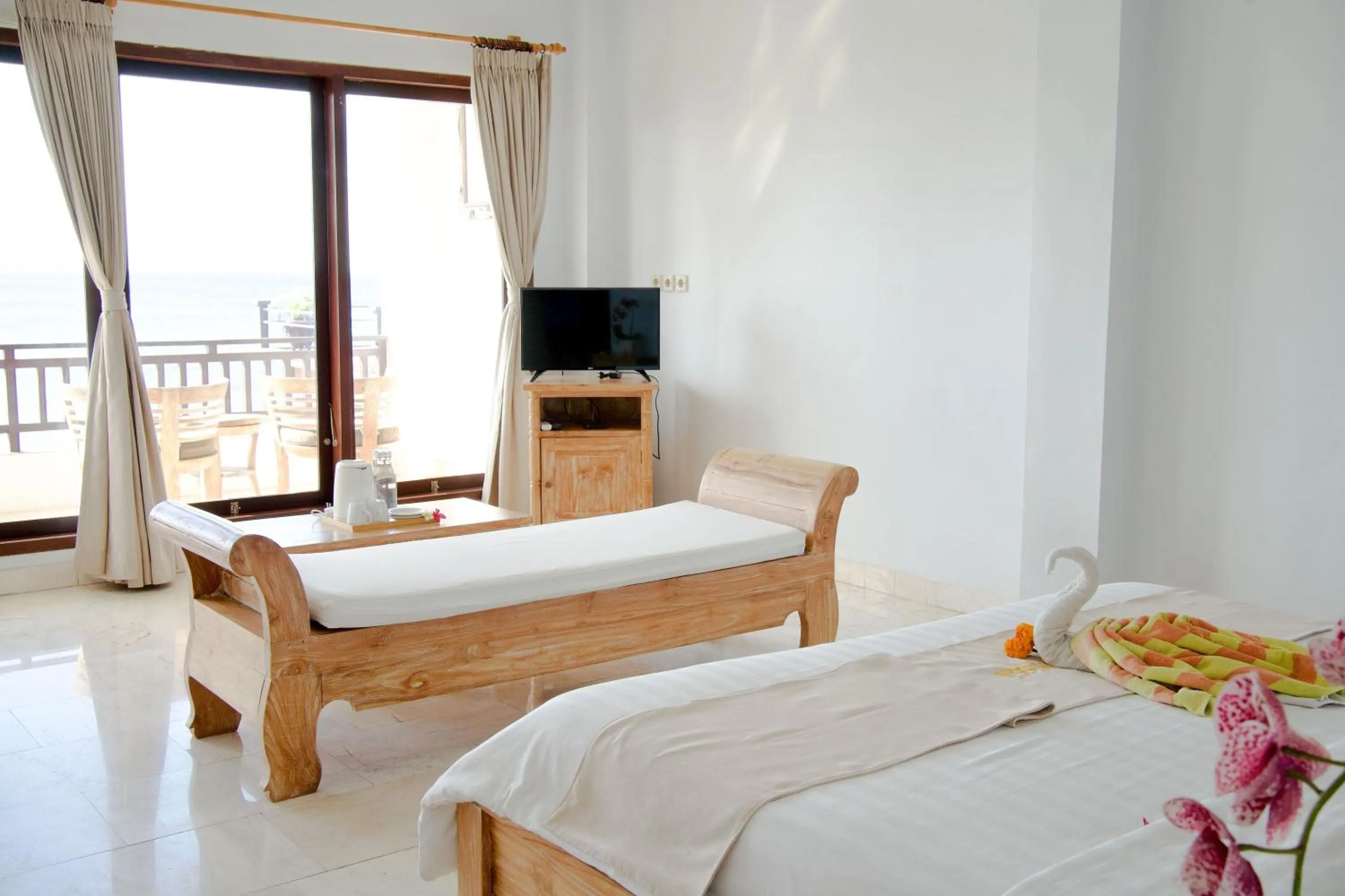 TV and multimedia, Bed in Alam Bali Beach Resort