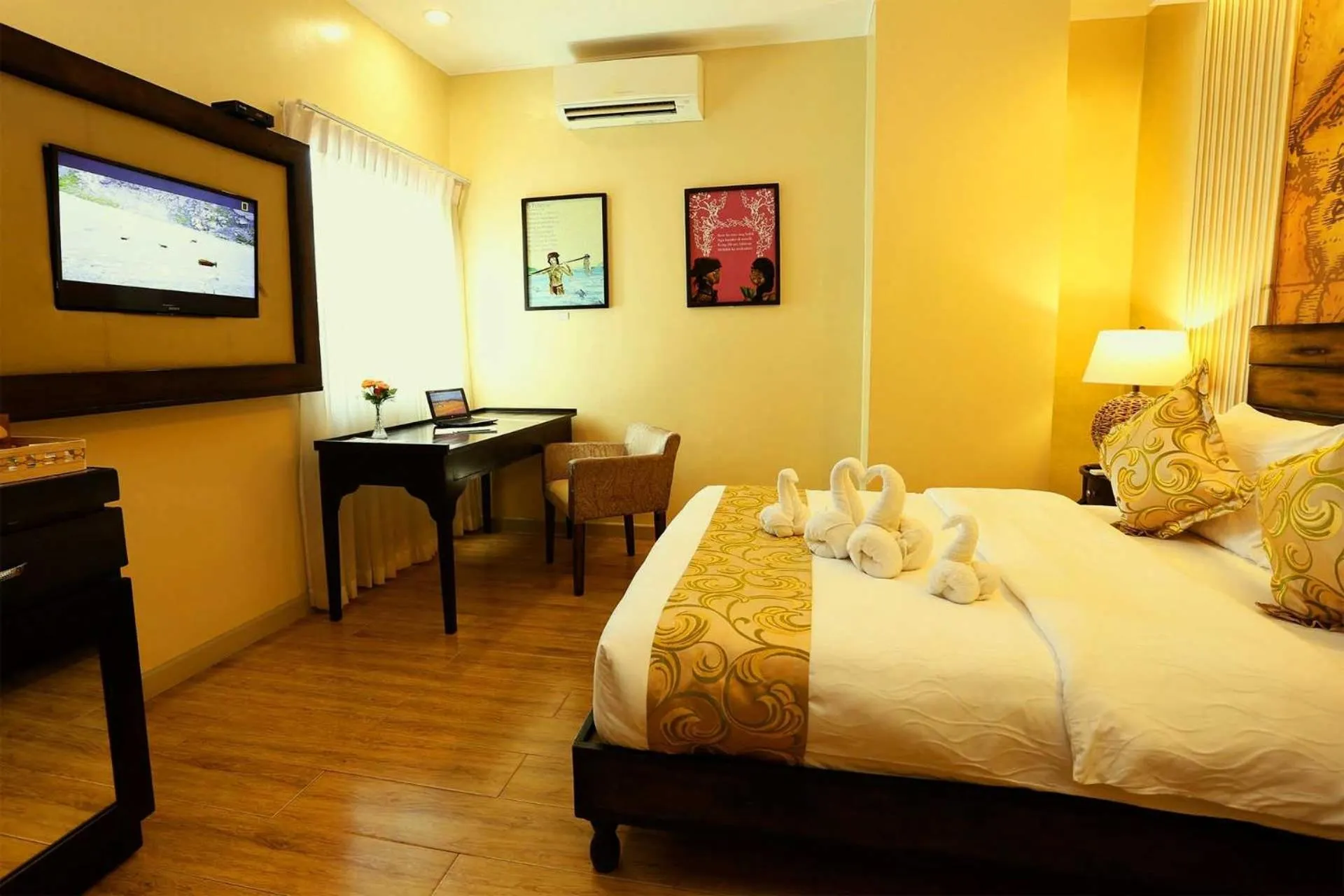 TV/Entertainment Center in Palm Grass Hotel