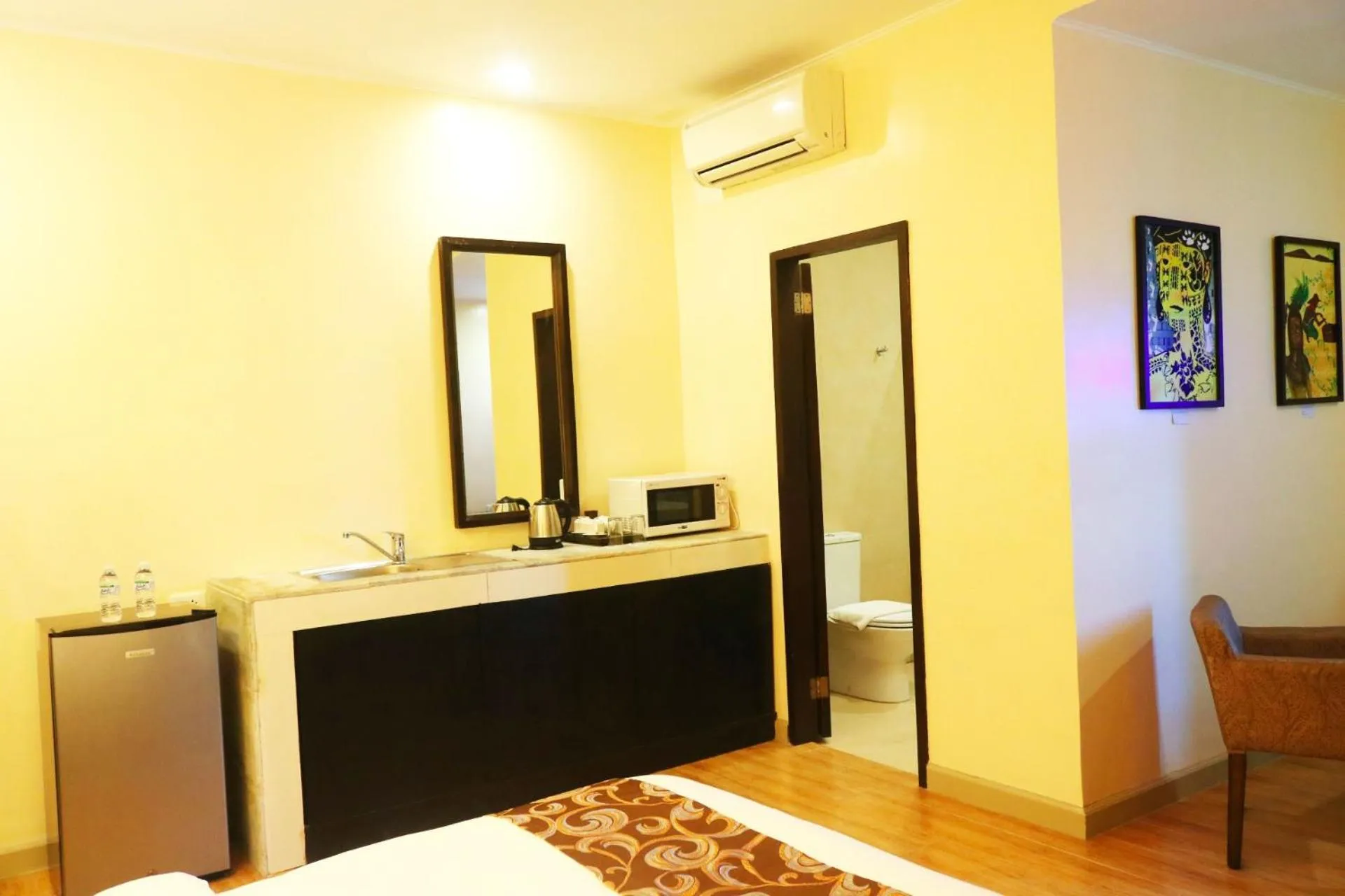 TV/Entertainment Center in Palm Grass Hotel