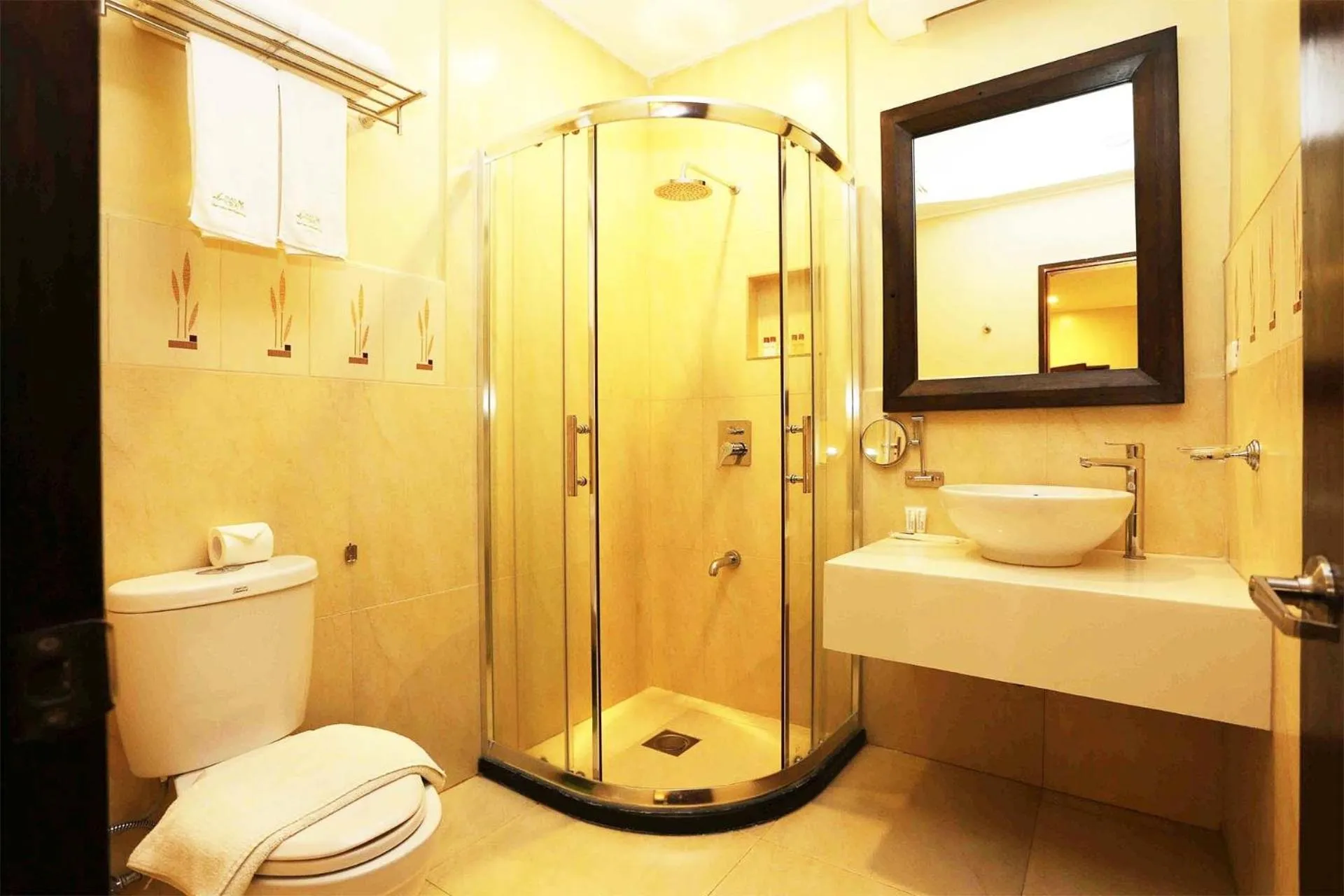 Bathroom in Palm Grass Hotel