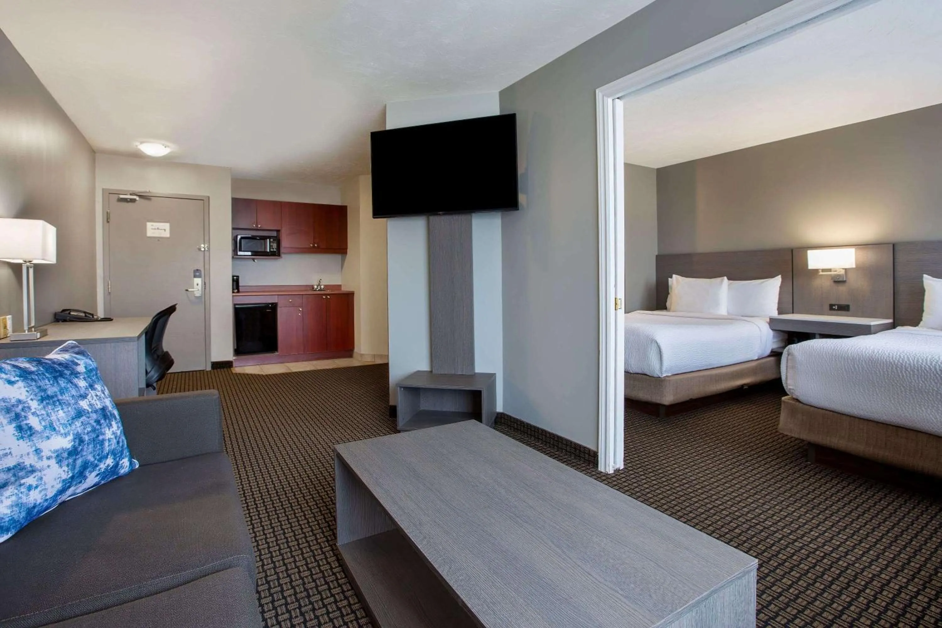 Photo of the whole room, Bed in Days Inn & Suites by Wyndham Moncton