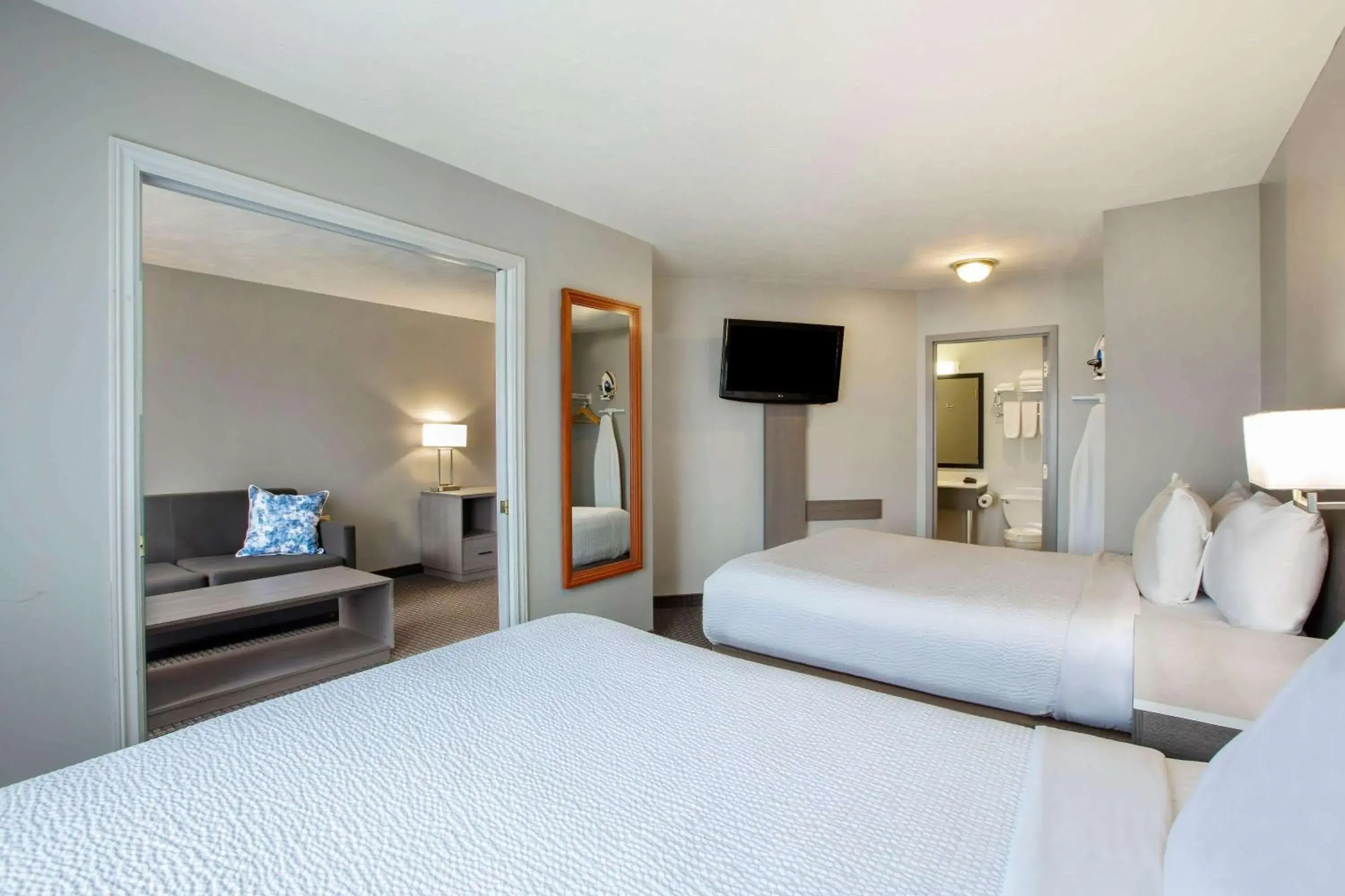 Studio Suite with Two Queen Beds - Non-Smoking in Days Inn & Suites by Wyndham Moncton Studio Suite with Two Queen Beds - Non-Smoking in Days Inn & Suites by Wyndham Moncton