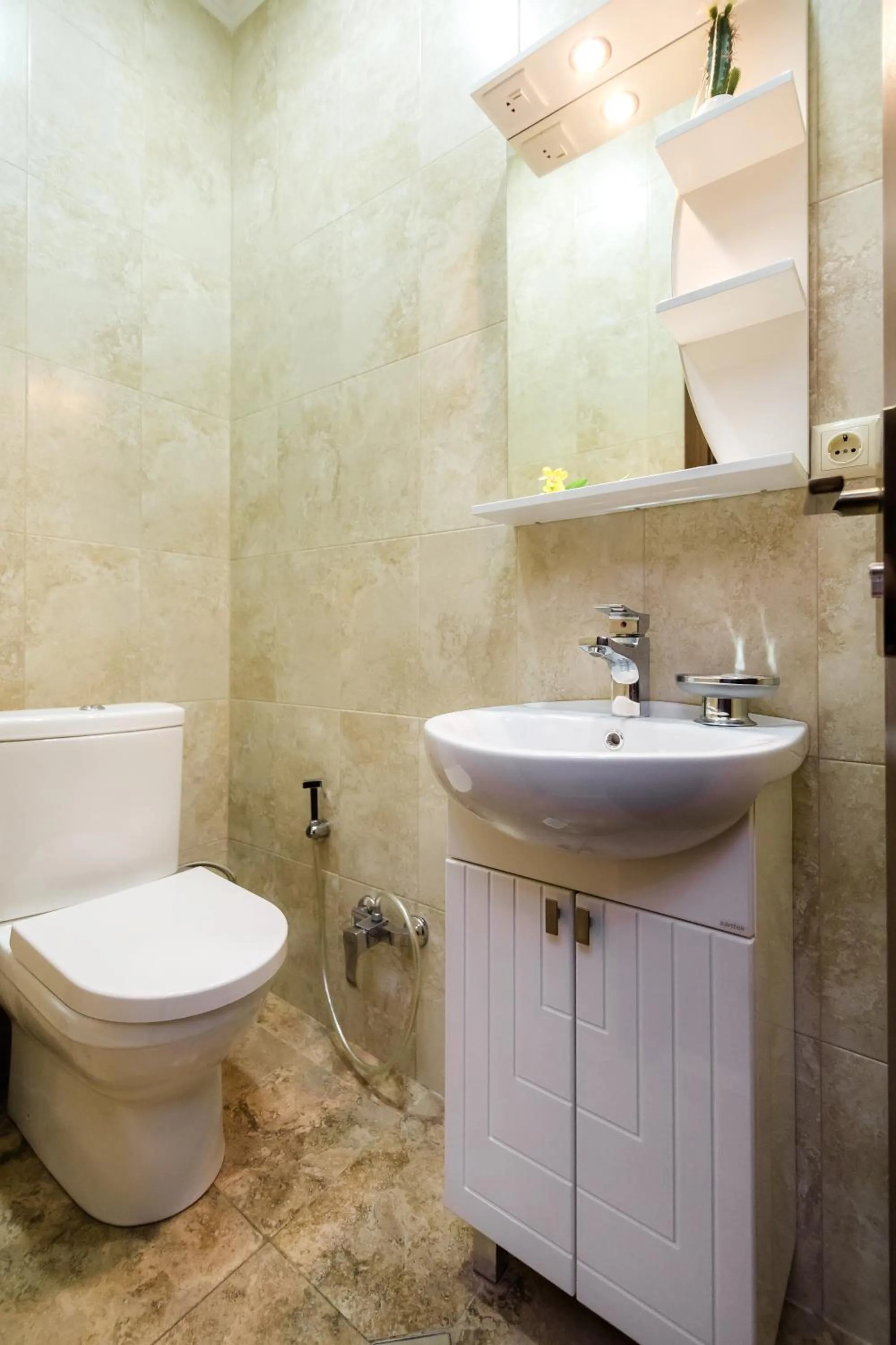 Toilet in Dat Exx Apartments