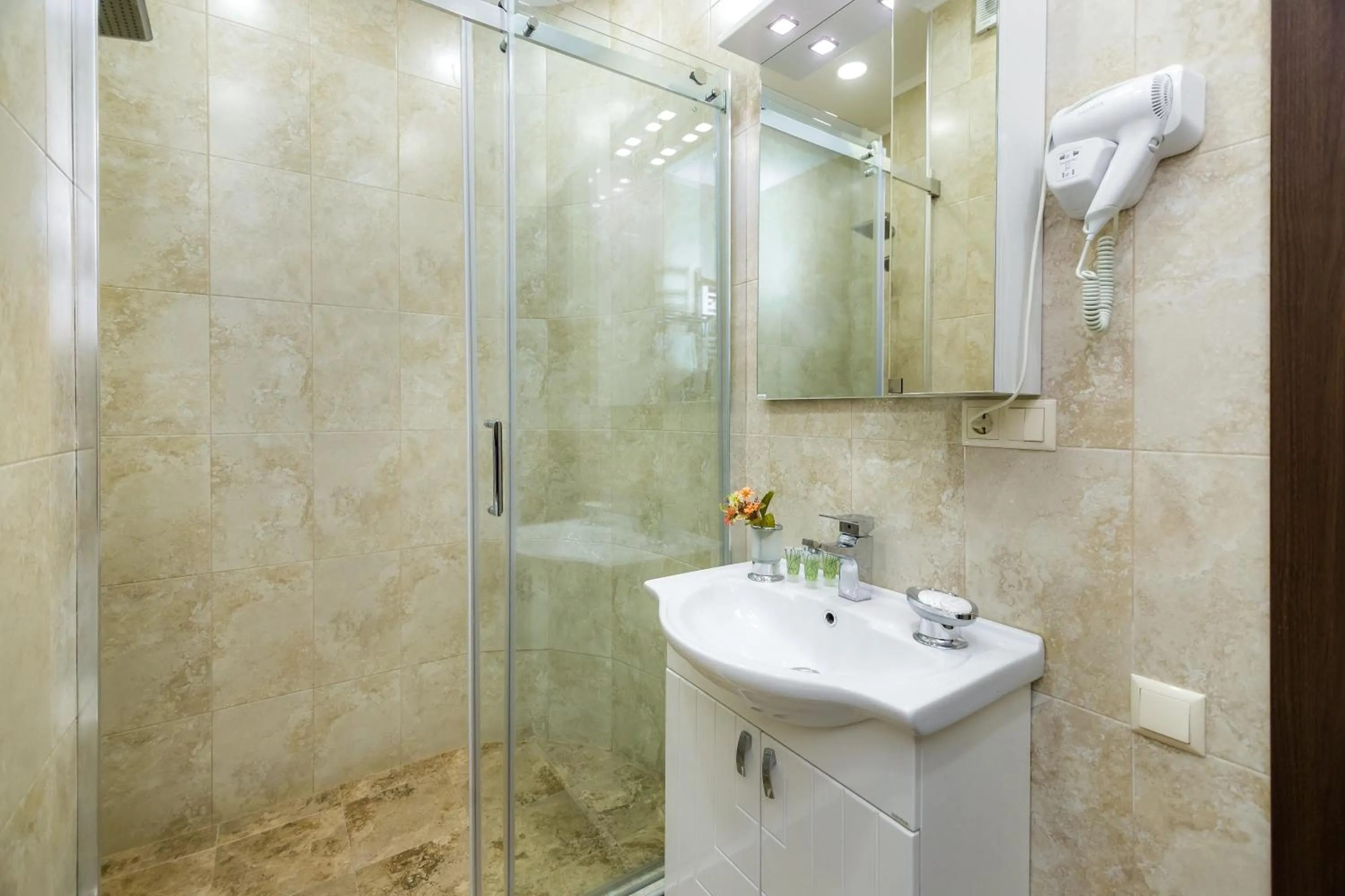 Shower in Dat Exx Apartments