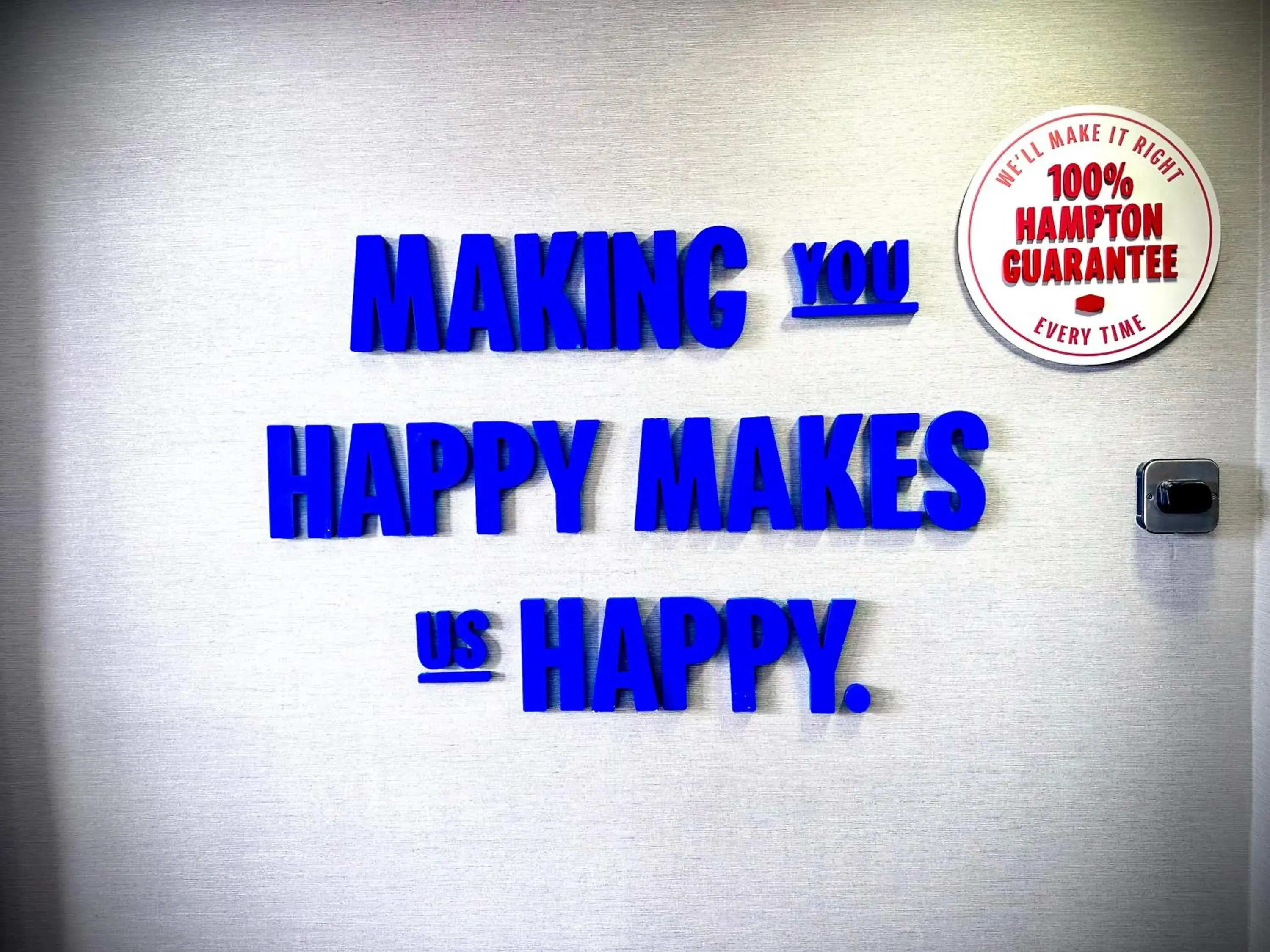 Facade/entrance in Hampton Inn Waycross Facade/entrance in Hampton Inn Waycross