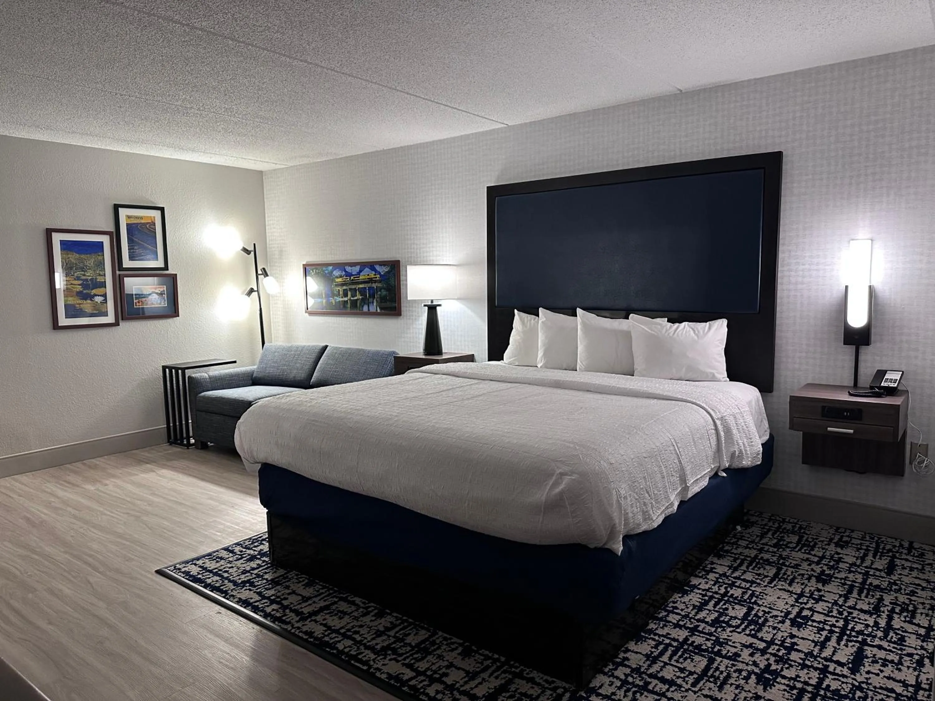 Bed in Hampton Inn Waycross