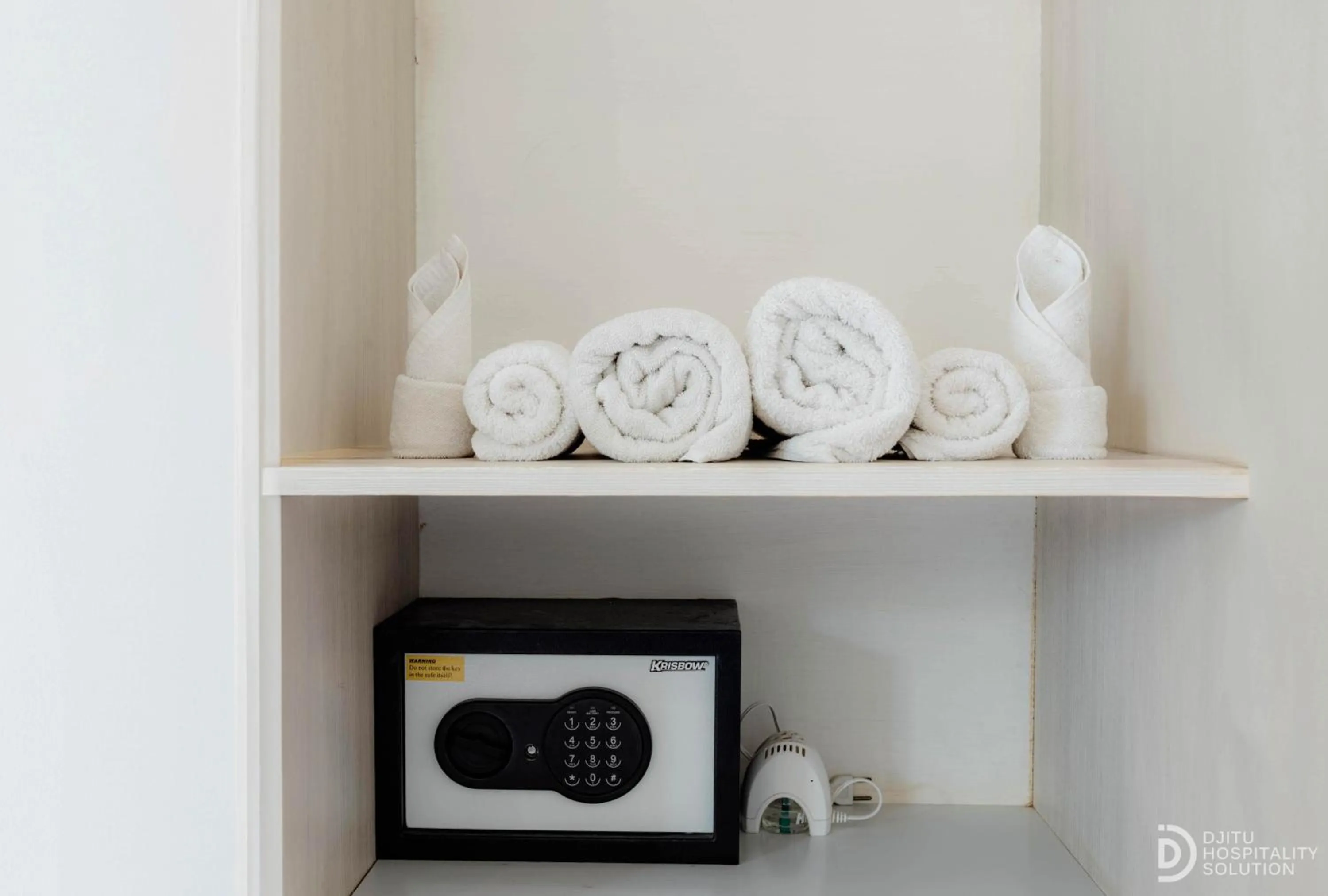 safe in Sunset Cave Villas Lembongan