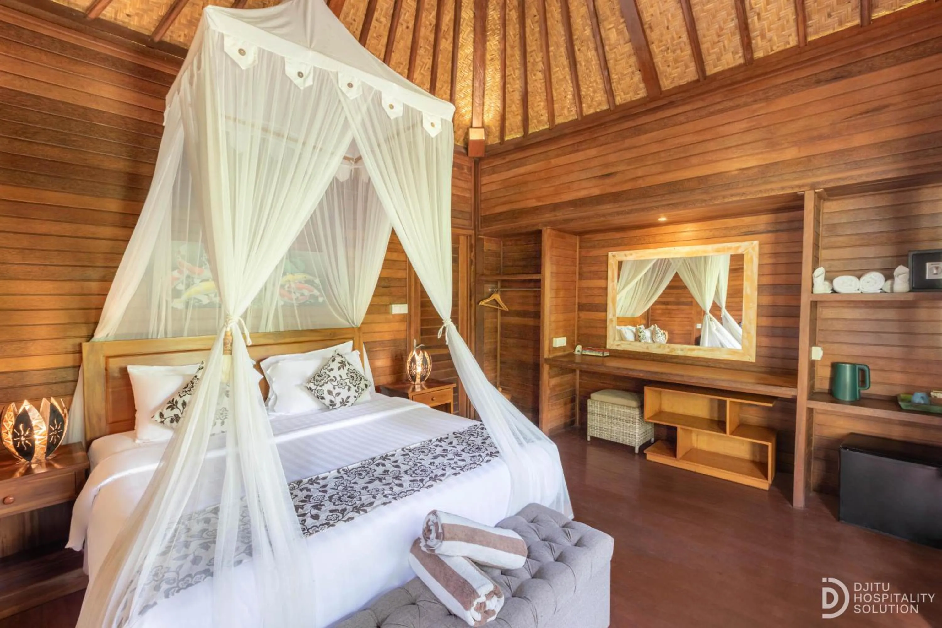 Bed in Sunset Cave Villas Lembongan