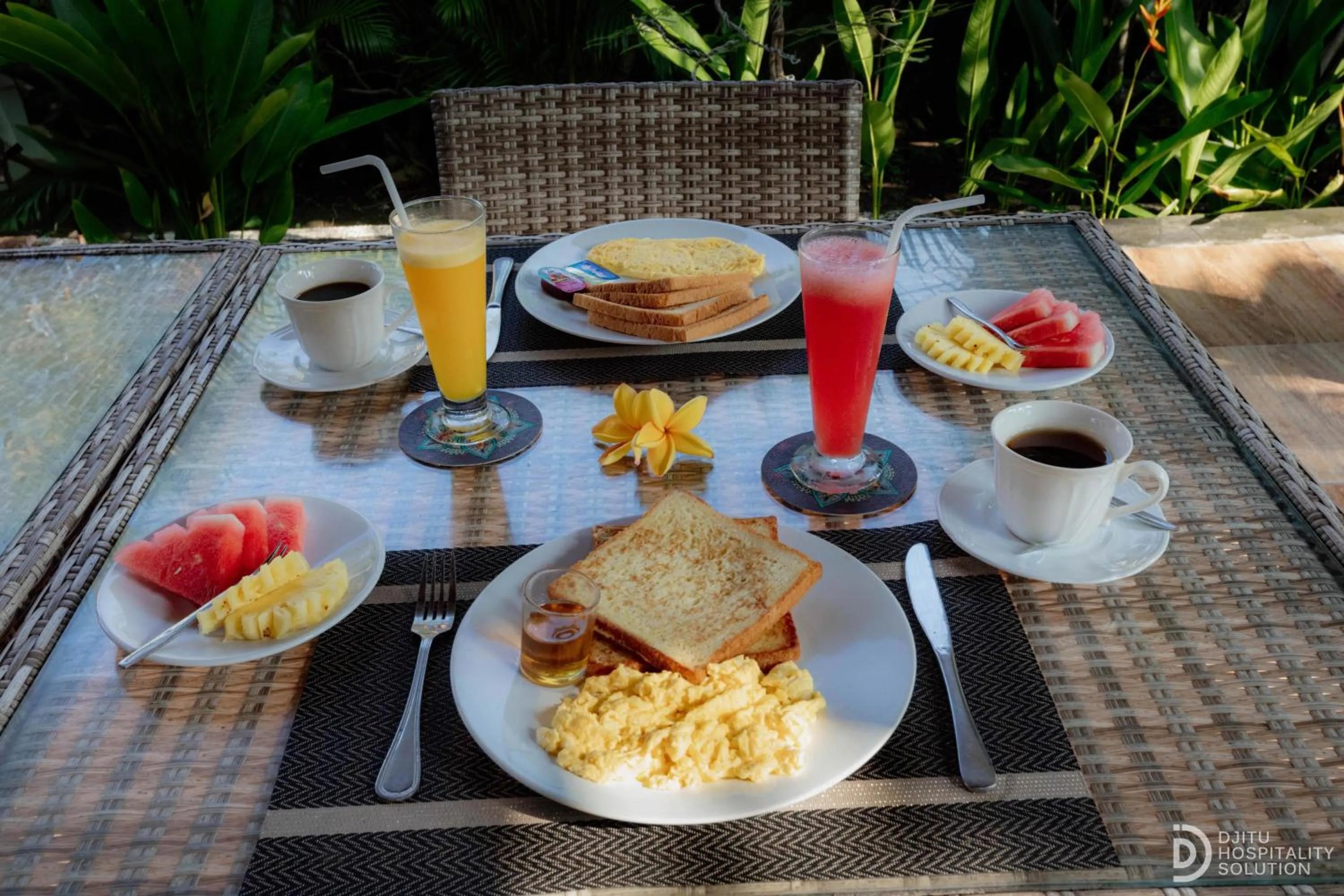 Breakfast in Sunset Cave Villas Lembongan