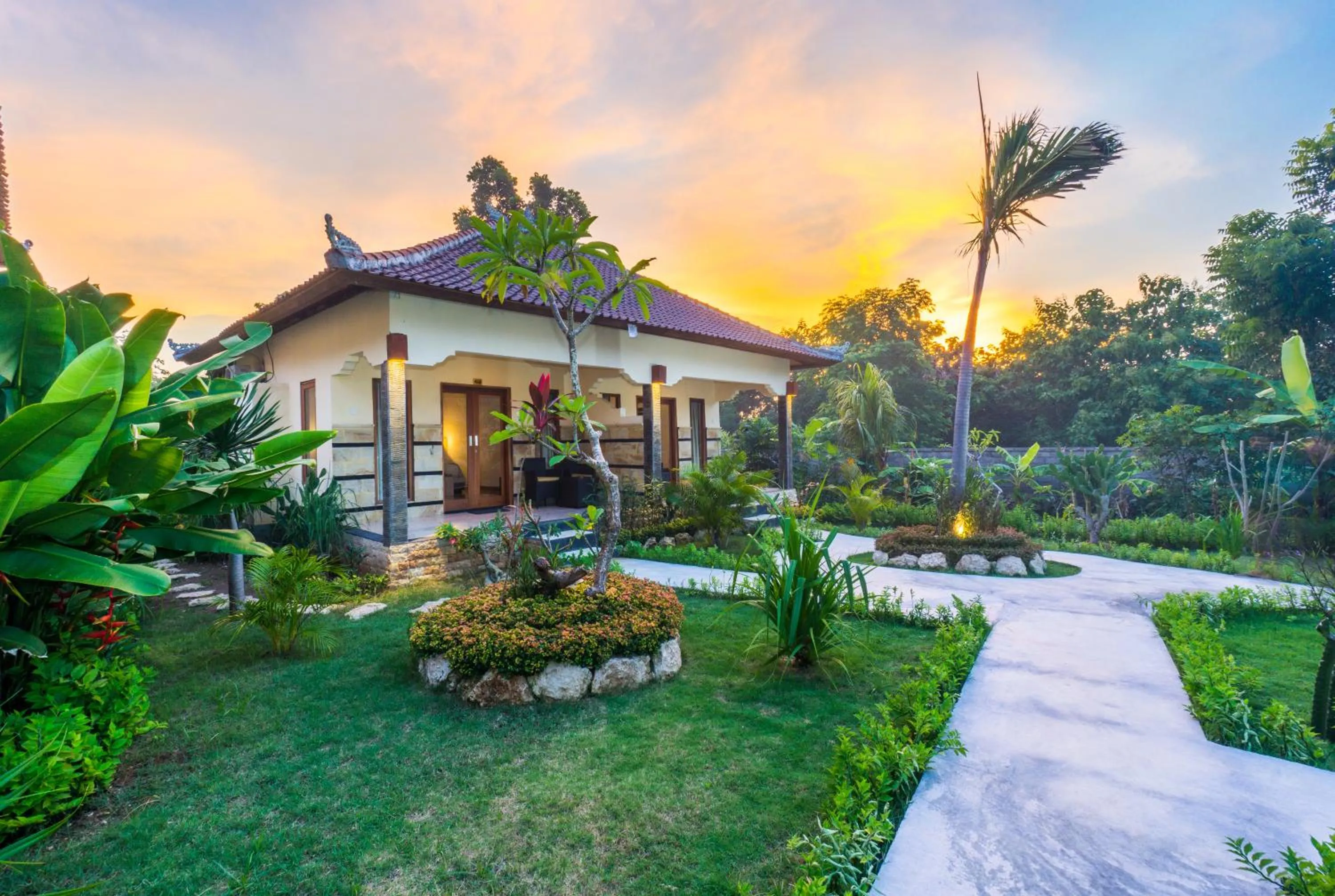 Property building in Sunset Cave Villas Lembongan
