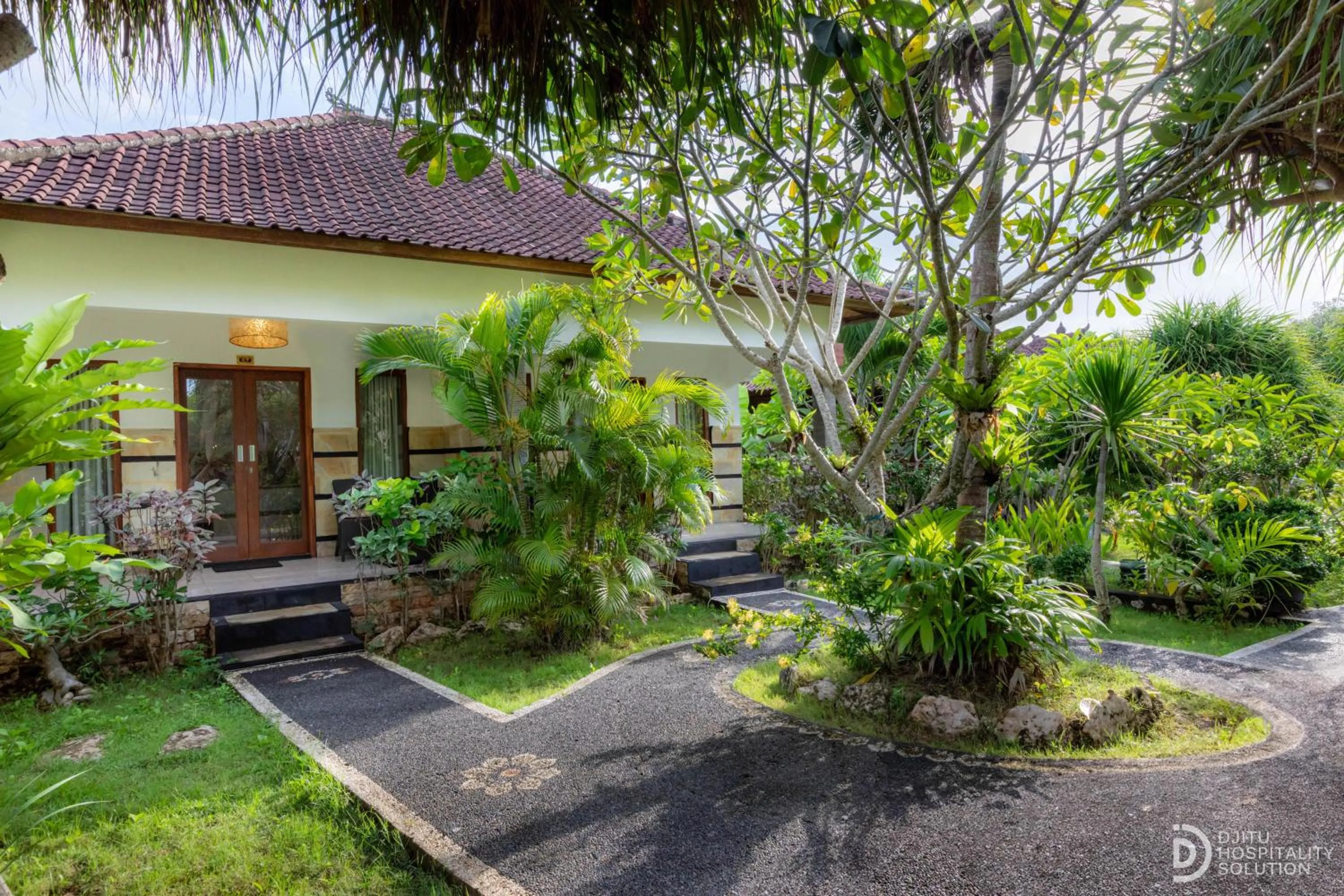 Property building in Sunset Cave Villas Lembongan