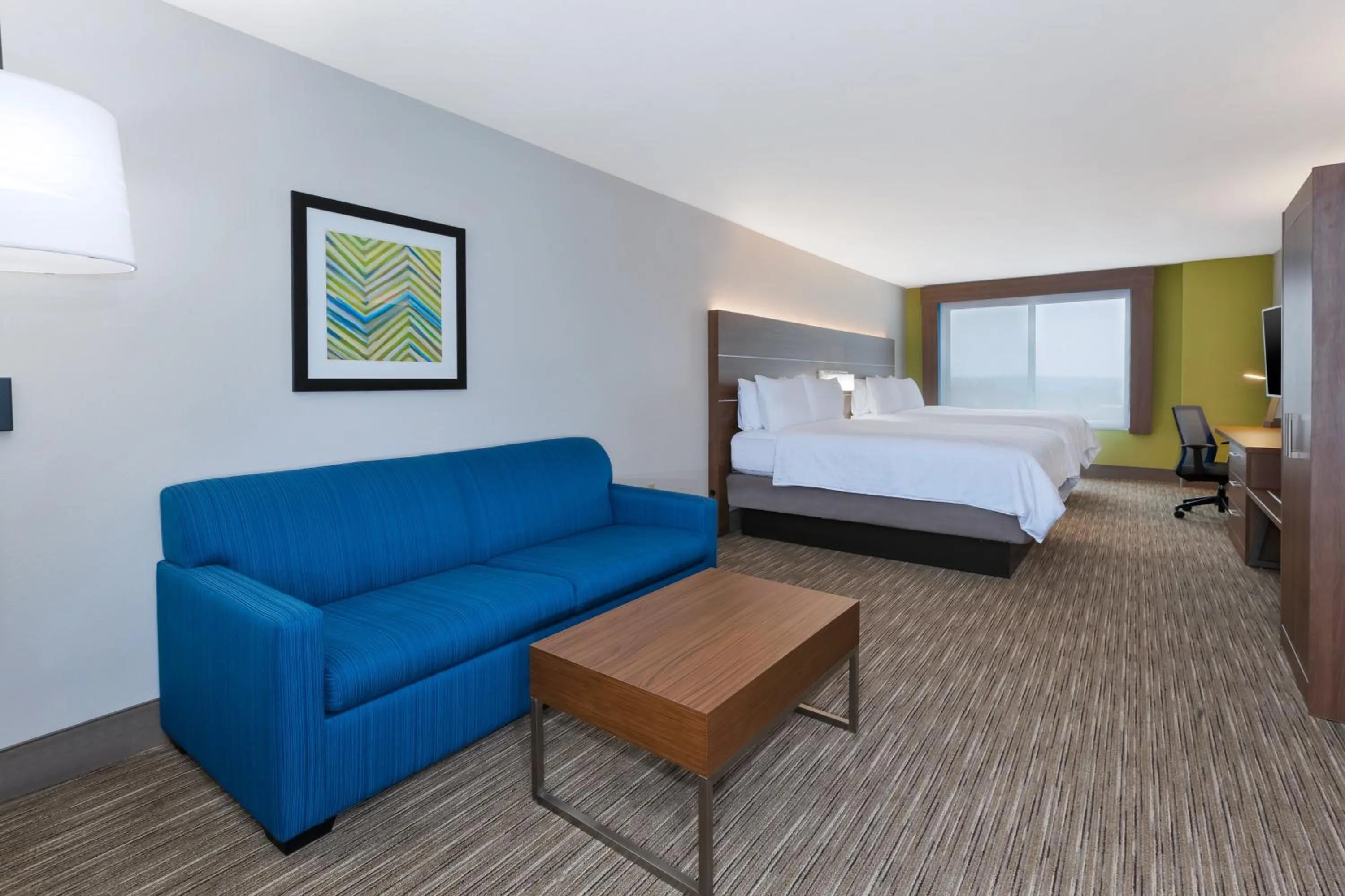 Photo of the whole room, Bed in Holiday Inn Express & Suites Dayton South Franklin by IHG