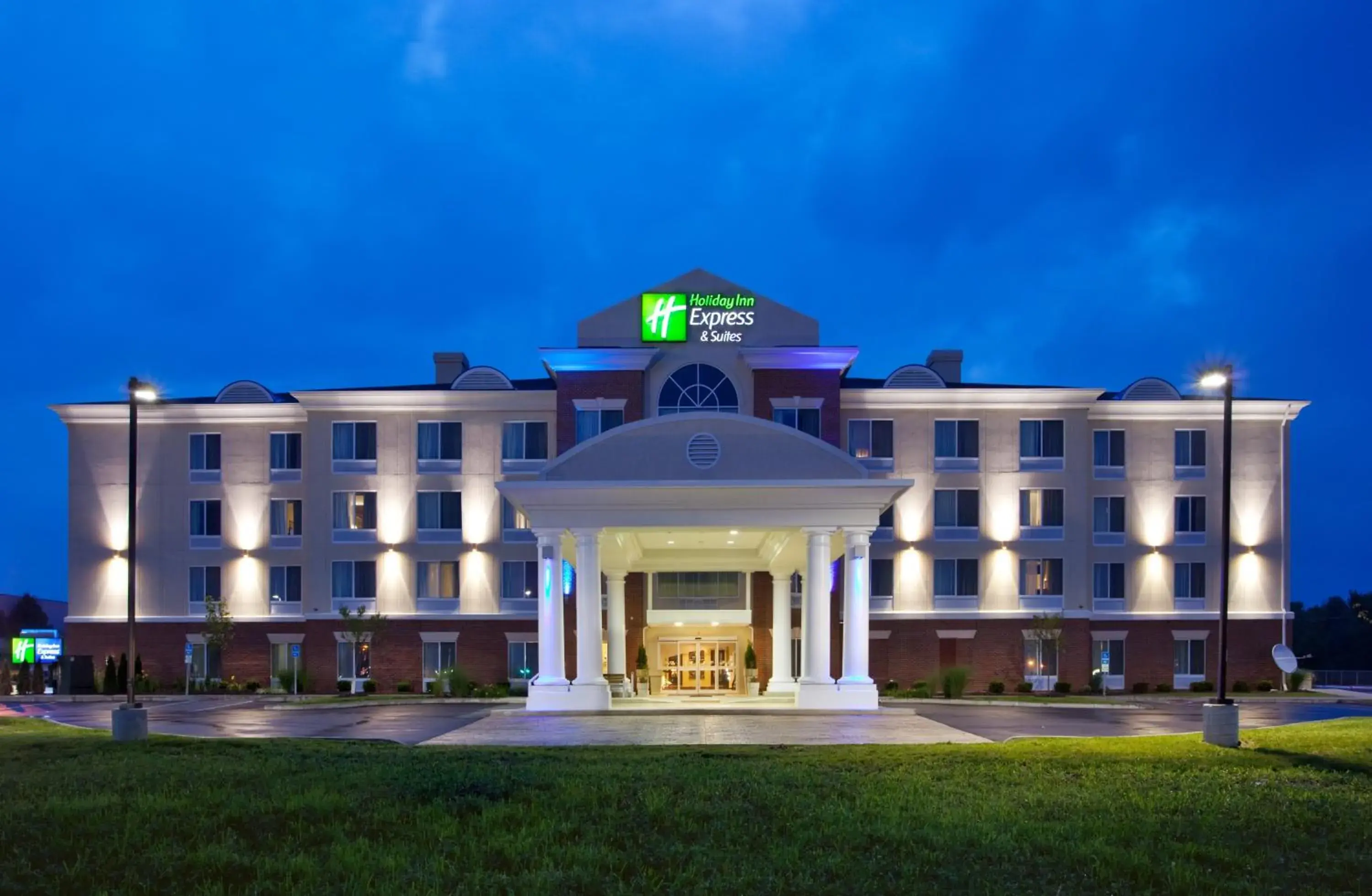 Property building in Holiday Inn Express & Suites Dayton South Franklin by IHG Property building in Holiday Inn Express & Suites Dayton South Franklin by IHG