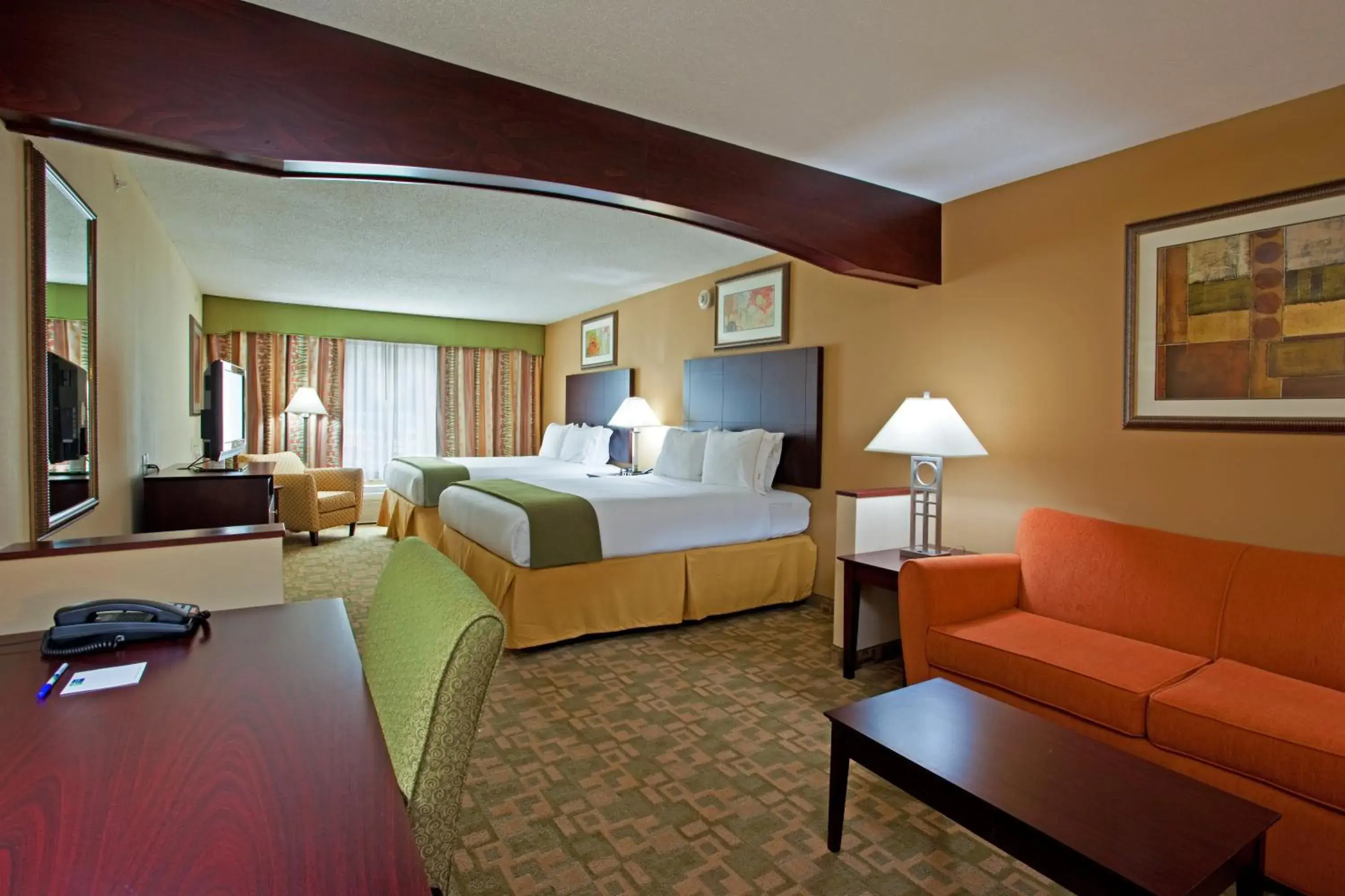 Photo of the whole room, Bed in Holiday Inn Express & Suites Dayton South Franklin by IHG Photo of the whole room, Bed in Holiday Inn Express & Suites Dayton South Franklin by IHG