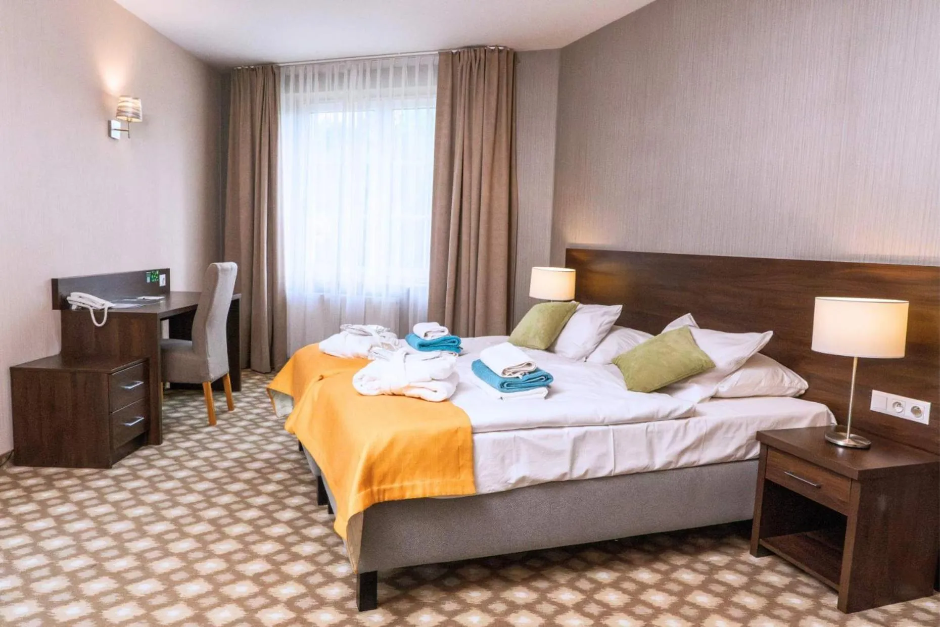 Bedroom, Bed in Hotel Nowy Zdrój - Centrum Zdrowia i Wypoczynku