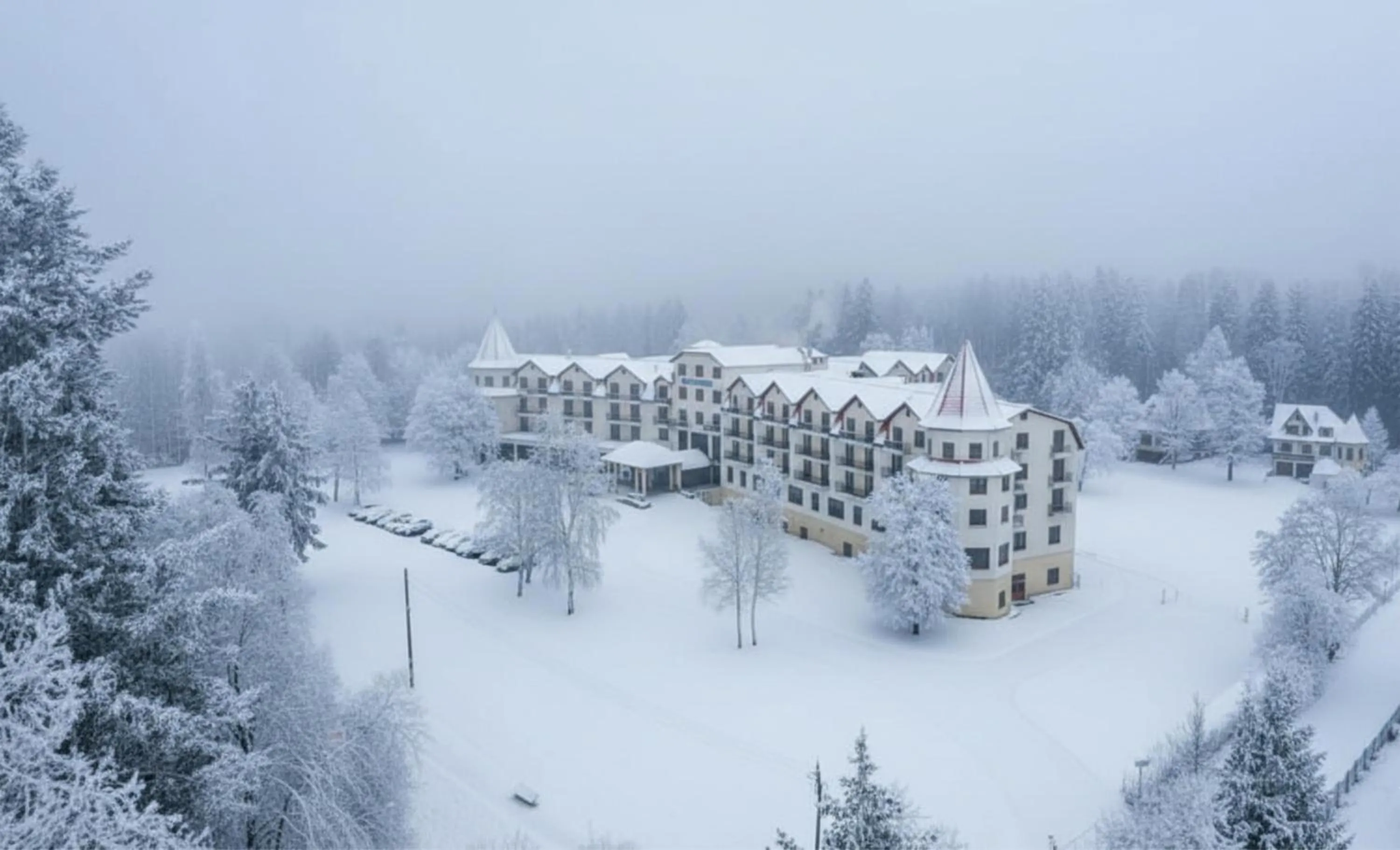 Property building in Hotel Nowy Zdrój - Centrum Zdrowia i Wypoczynku