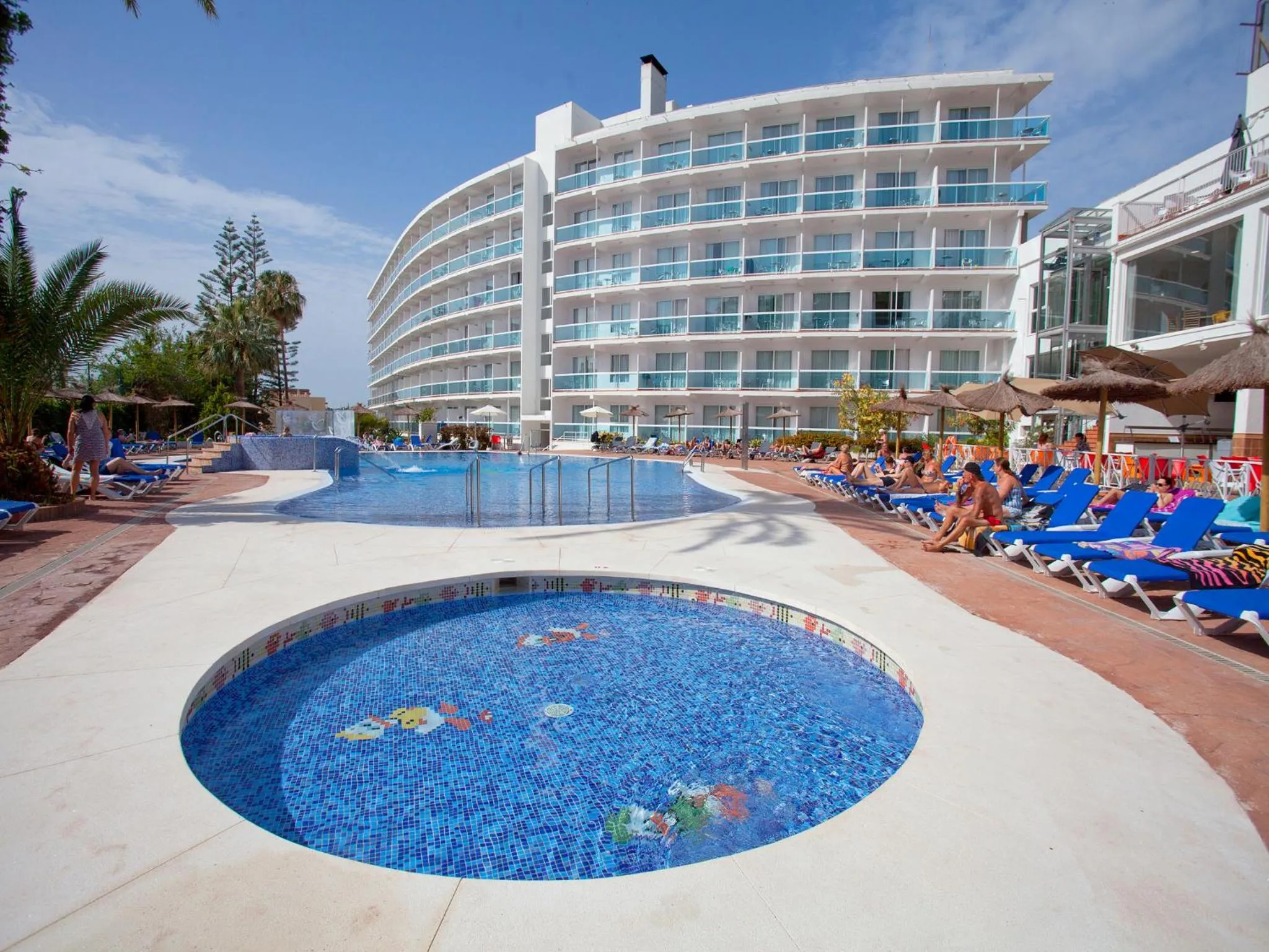 Swimming pool in Hotel Palia Las Palomas